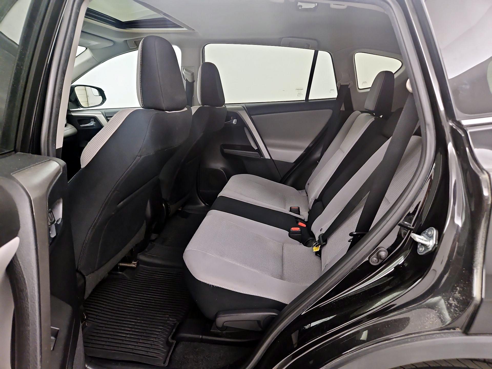 Thumbnail: 2017 Toyota RAV4 - 20