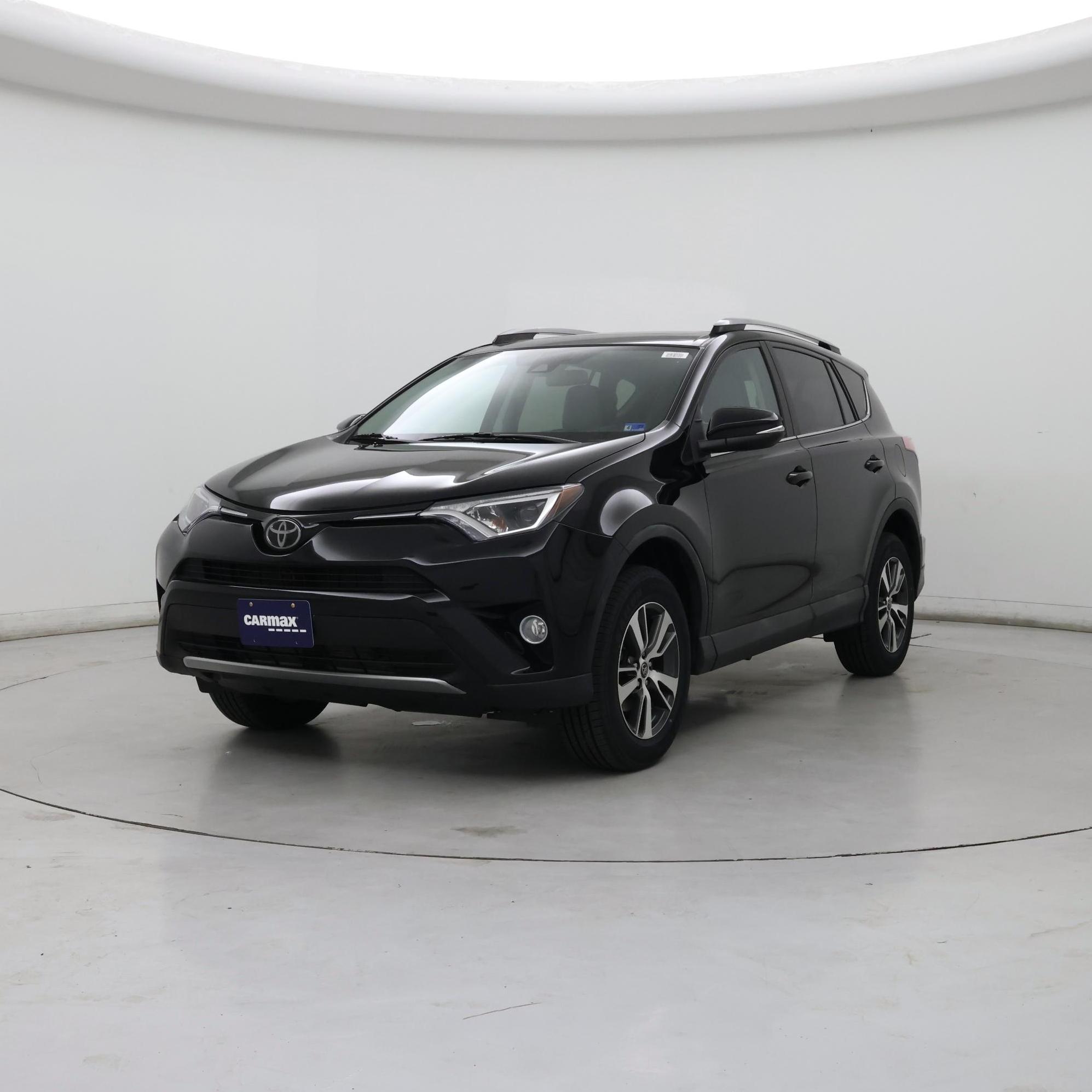 Thumbnail: 2017 Toyota RAV4 - 4