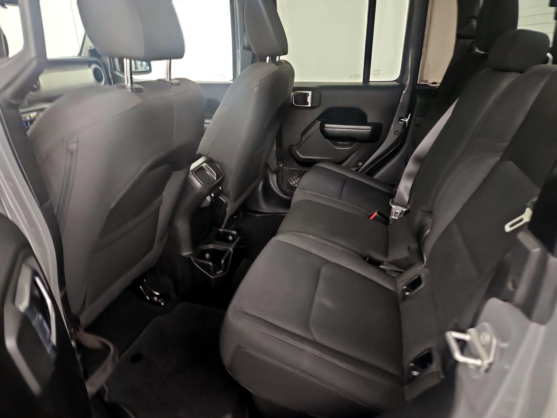 Thumbnail: 2020 Jeep Gladiator - 18
