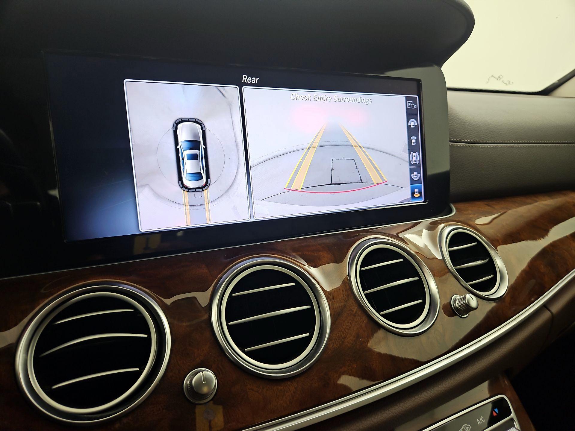 Thumbnail: 2019 Mercedes-Benz E-Class - 15