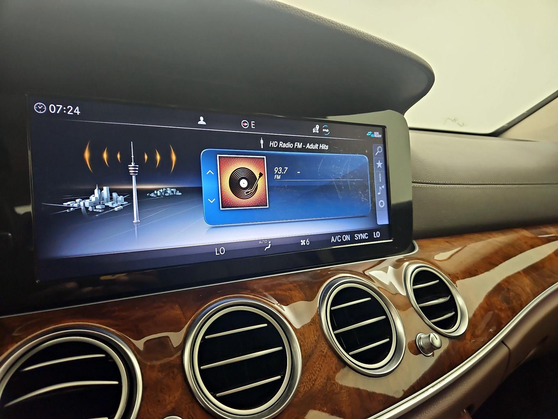 Thumbnail: 2019 Mercedes-Benz E-Class - 16