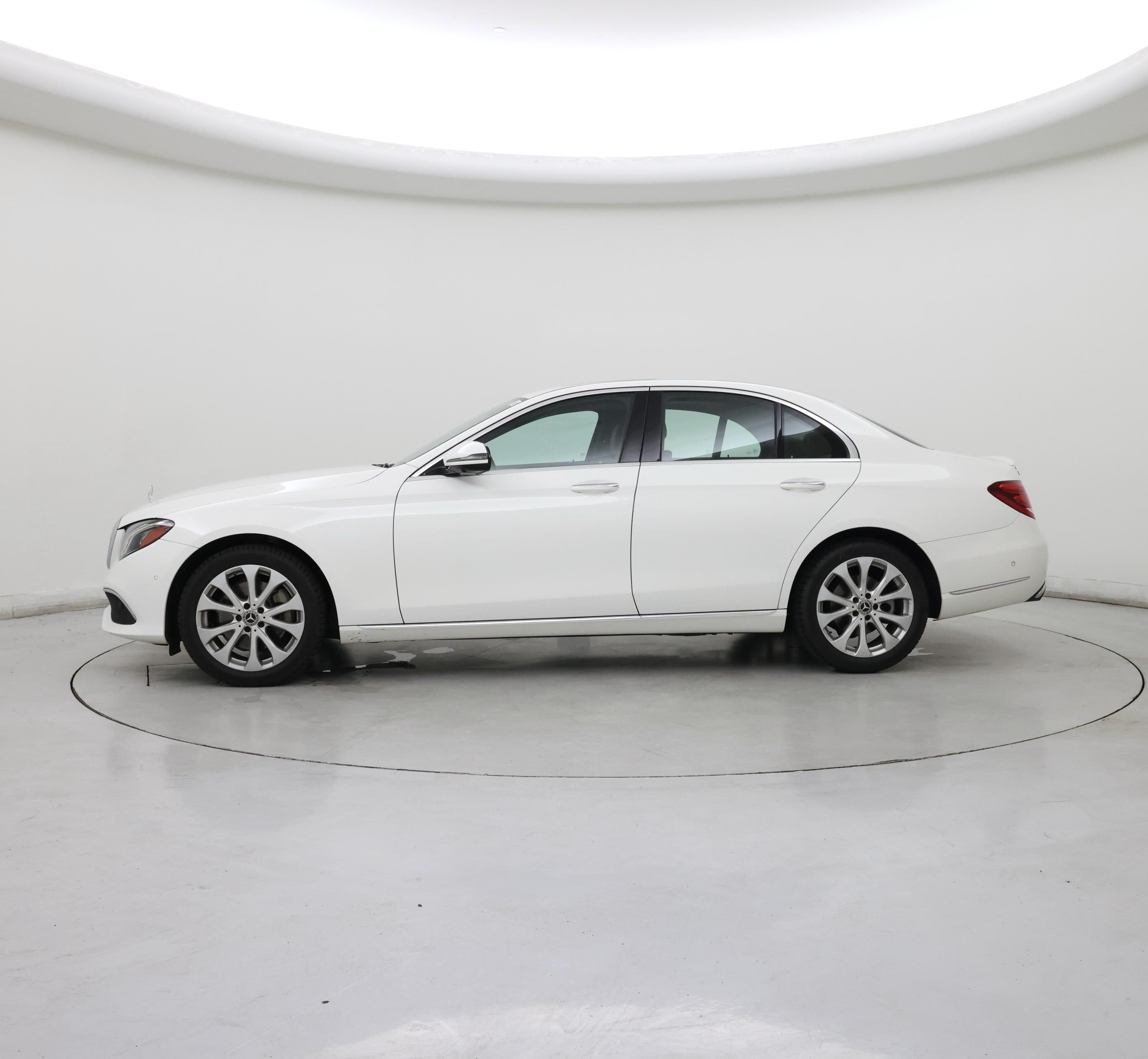 Thumbnail: 2019 Mercedes-Benz E-Class - 3