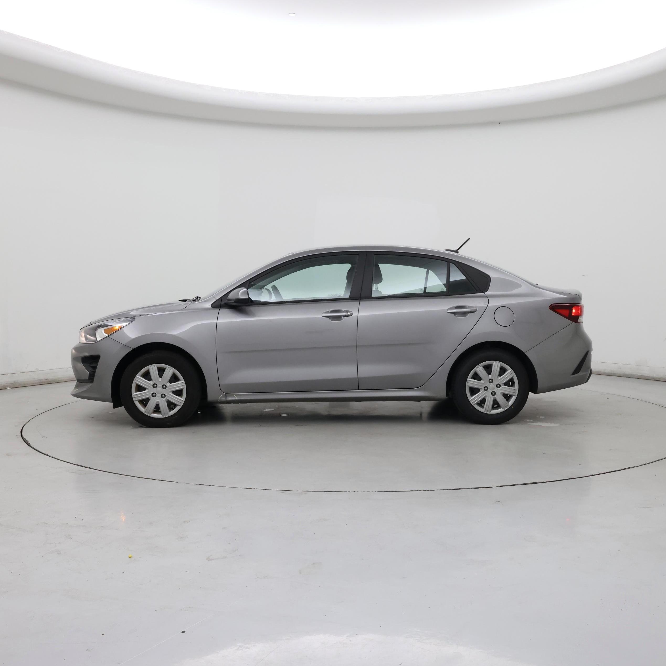 Thumbnail: 2023 Kia Rio - 3
