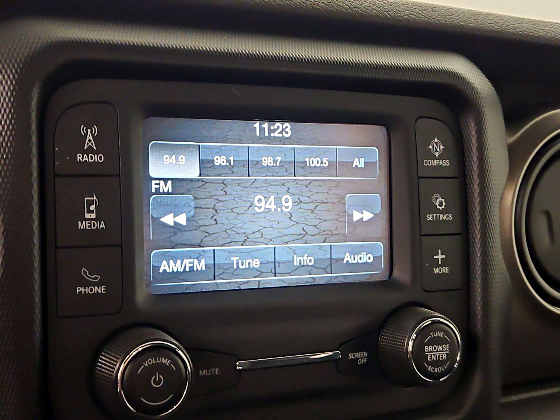 Thumbnail: 2019 Jeep Wrangler - 15