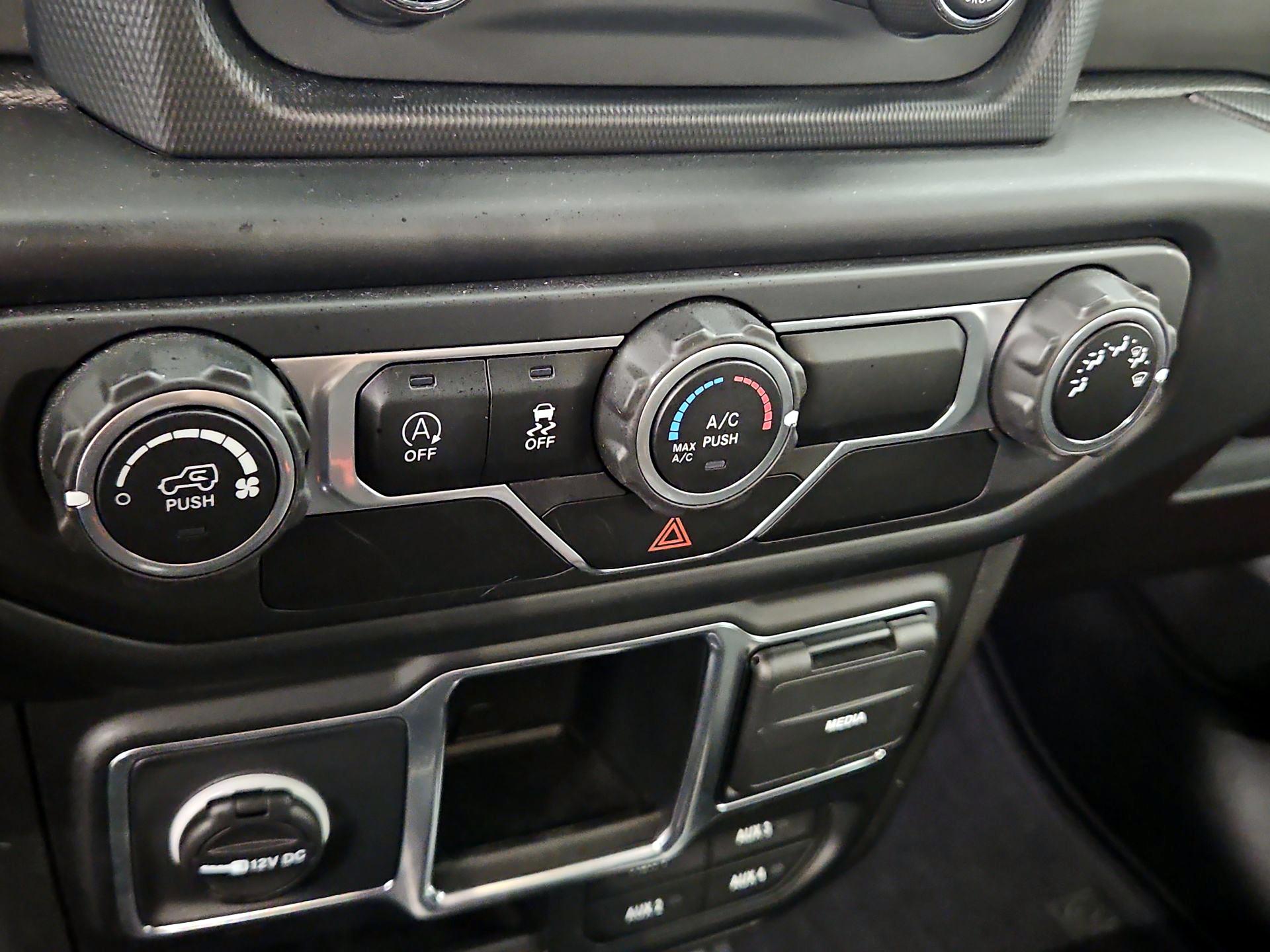 Thumbnail: 2019 Jeep Wrangler - 16