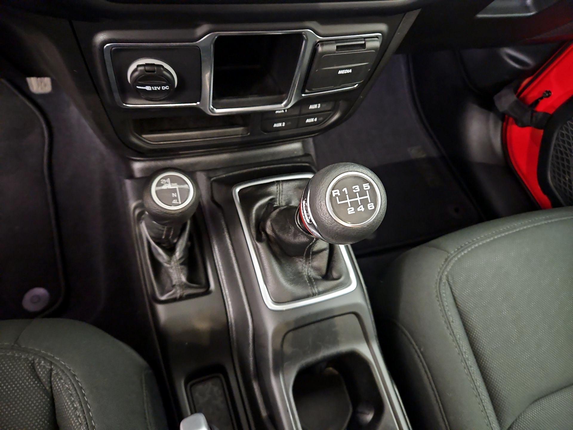 Thumbnail: 2019 Jeep Wrangler - 17