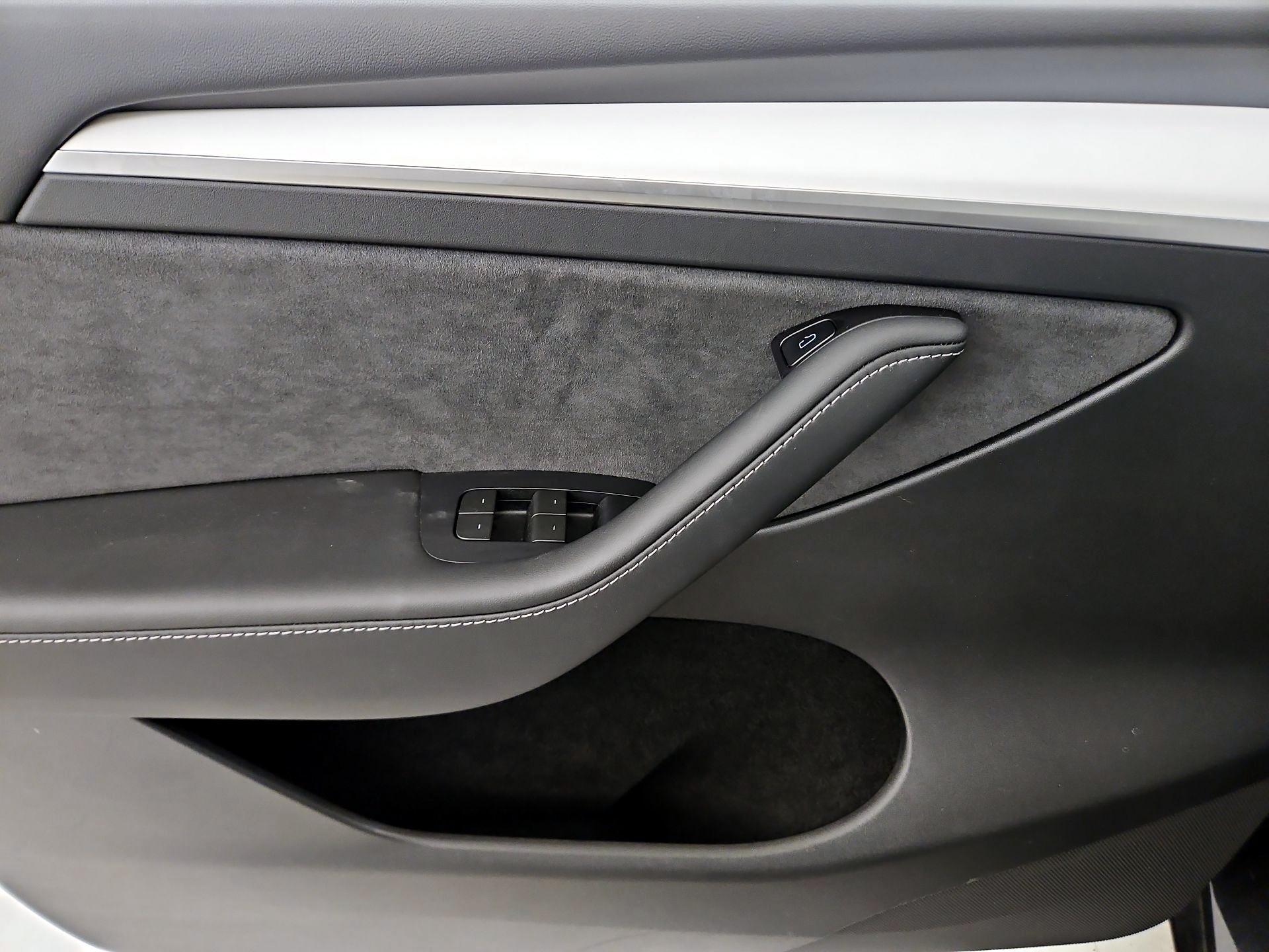 Thumbnail: 2023 Tesla Model Y - 12