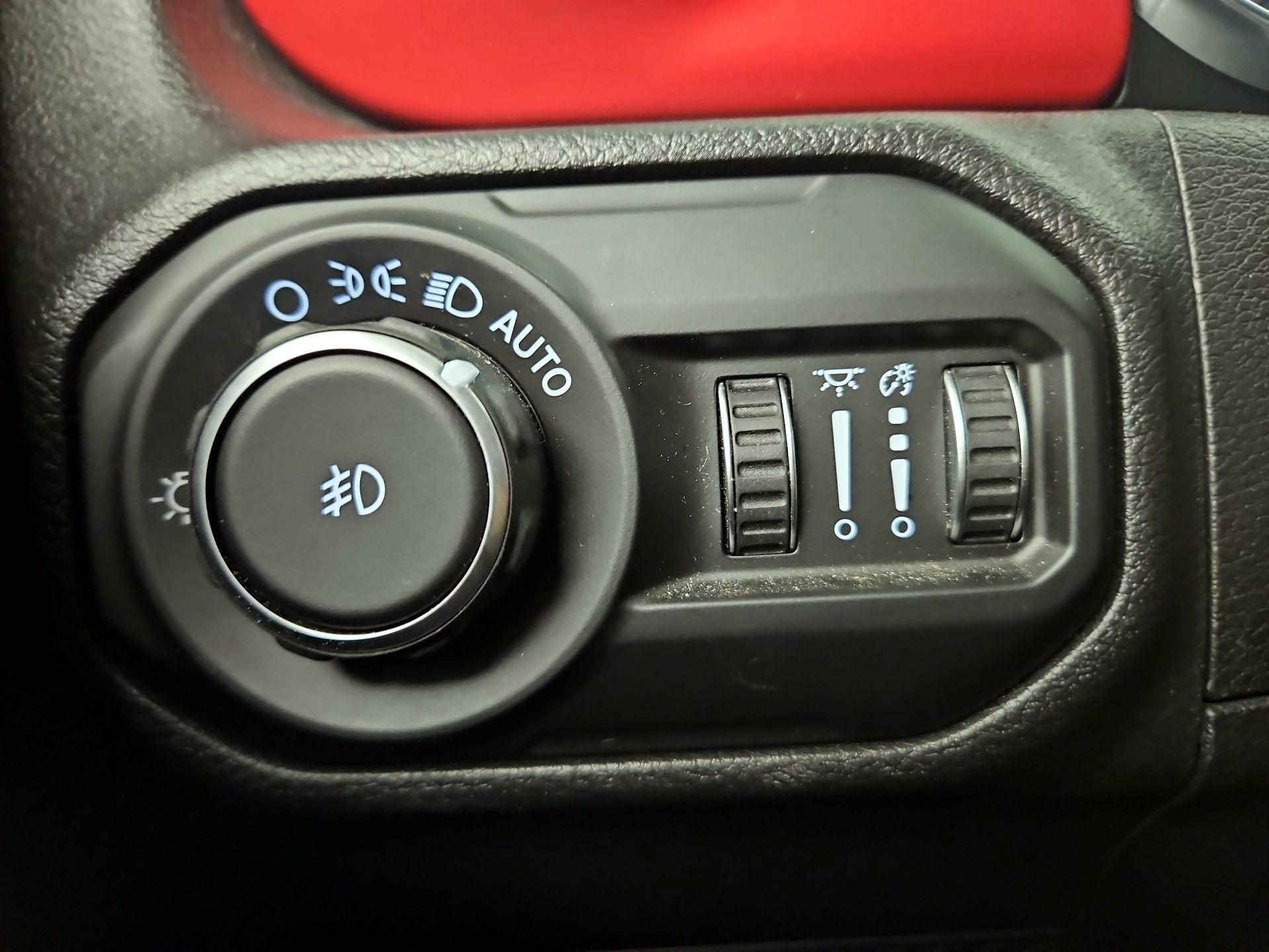 Thumbnail: 2020 Jeep Wrangler - 13