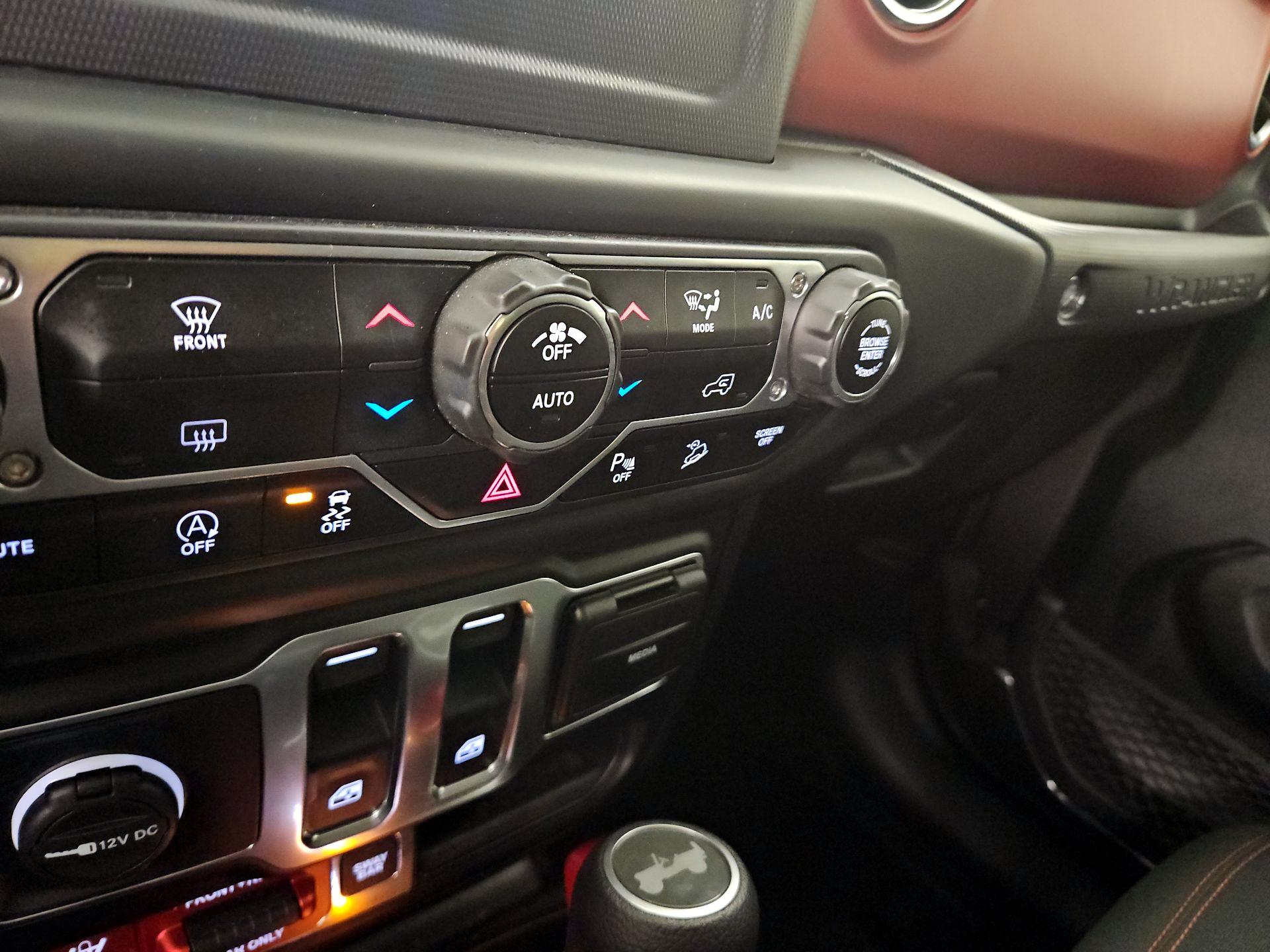 Thumbnail: 2020 Jeep Wrangler - 16