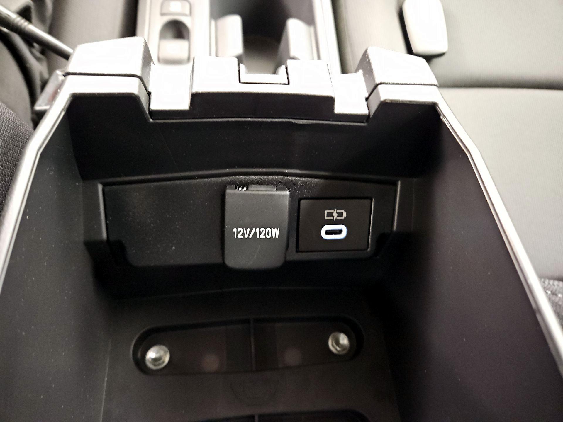 Thumbnail: 2025 Toyota Corolla - 18