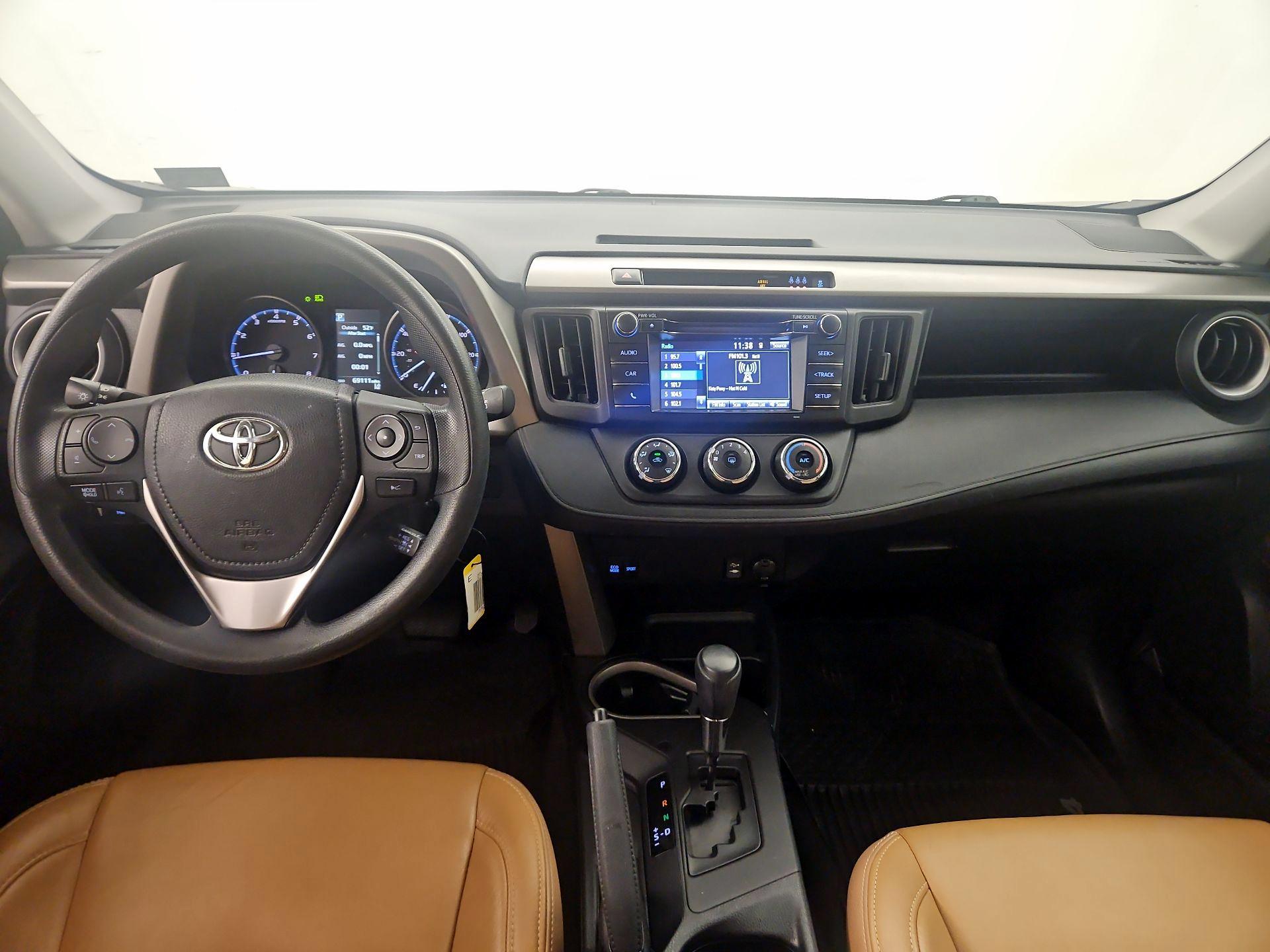 Thumbnail: 2017 Toyota RAV4 - 9