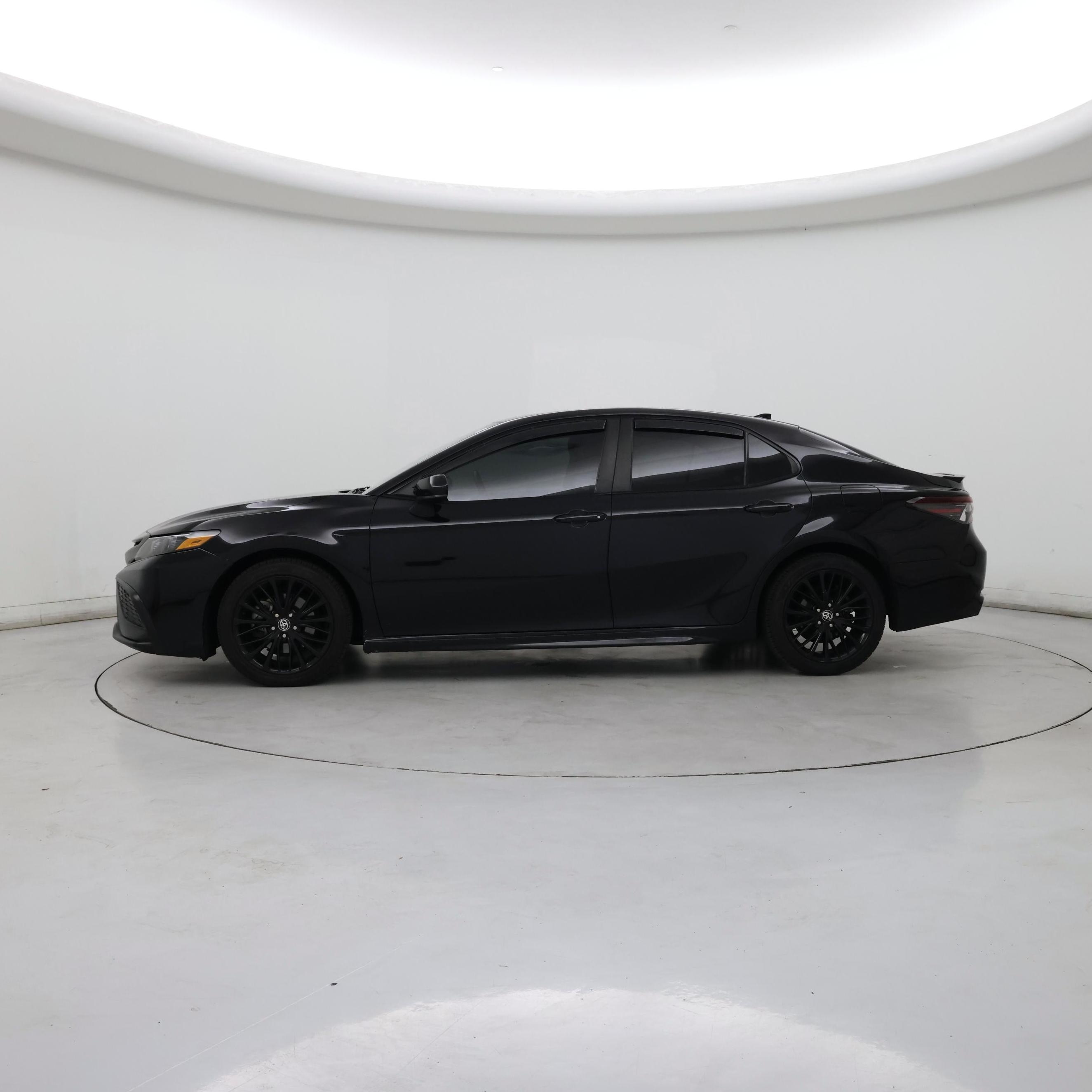 Thumbnail: 2021 Toyota Camry - 3