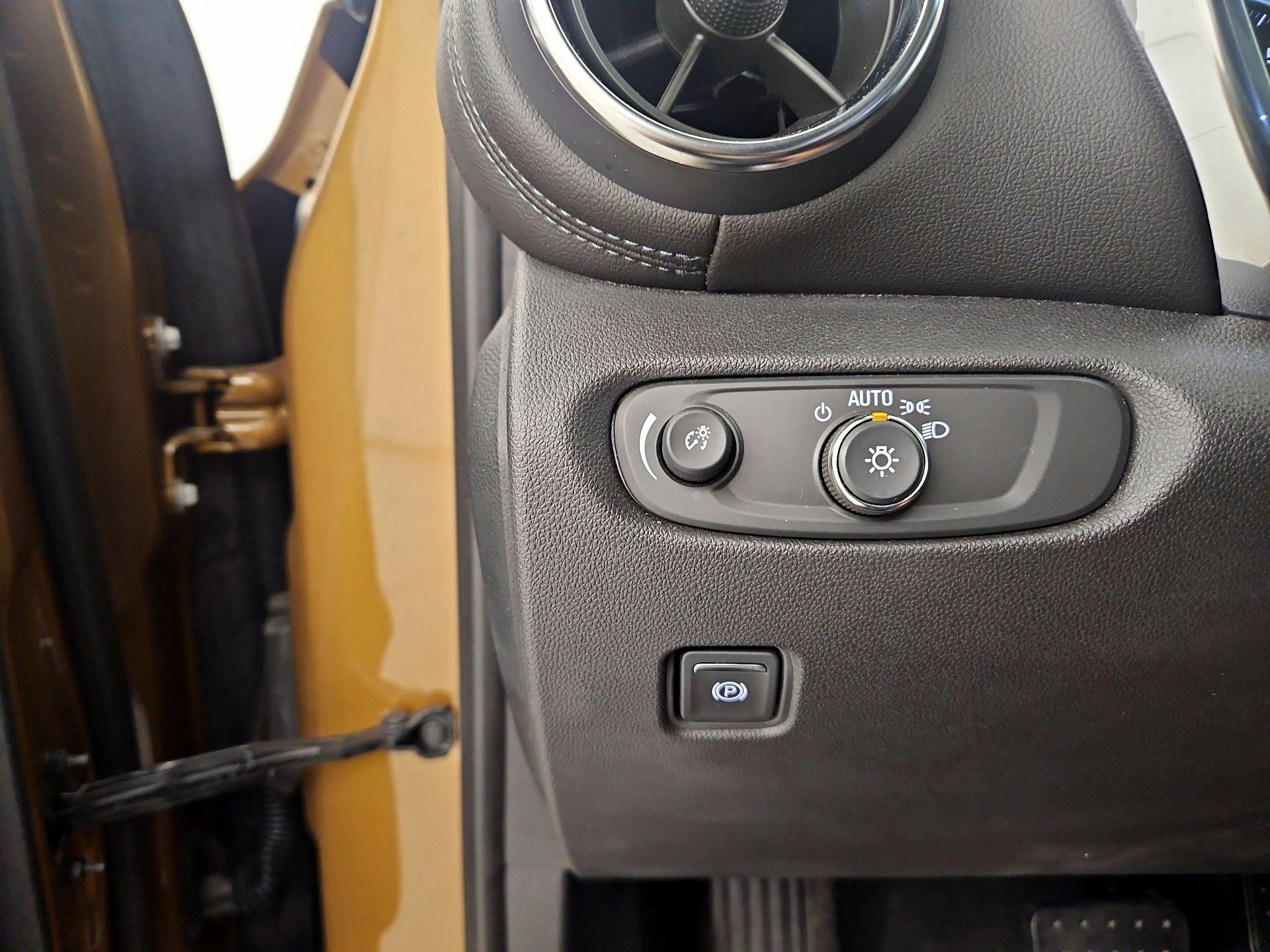 Thumbnail: 2020 Chevrolet Blazer - 13