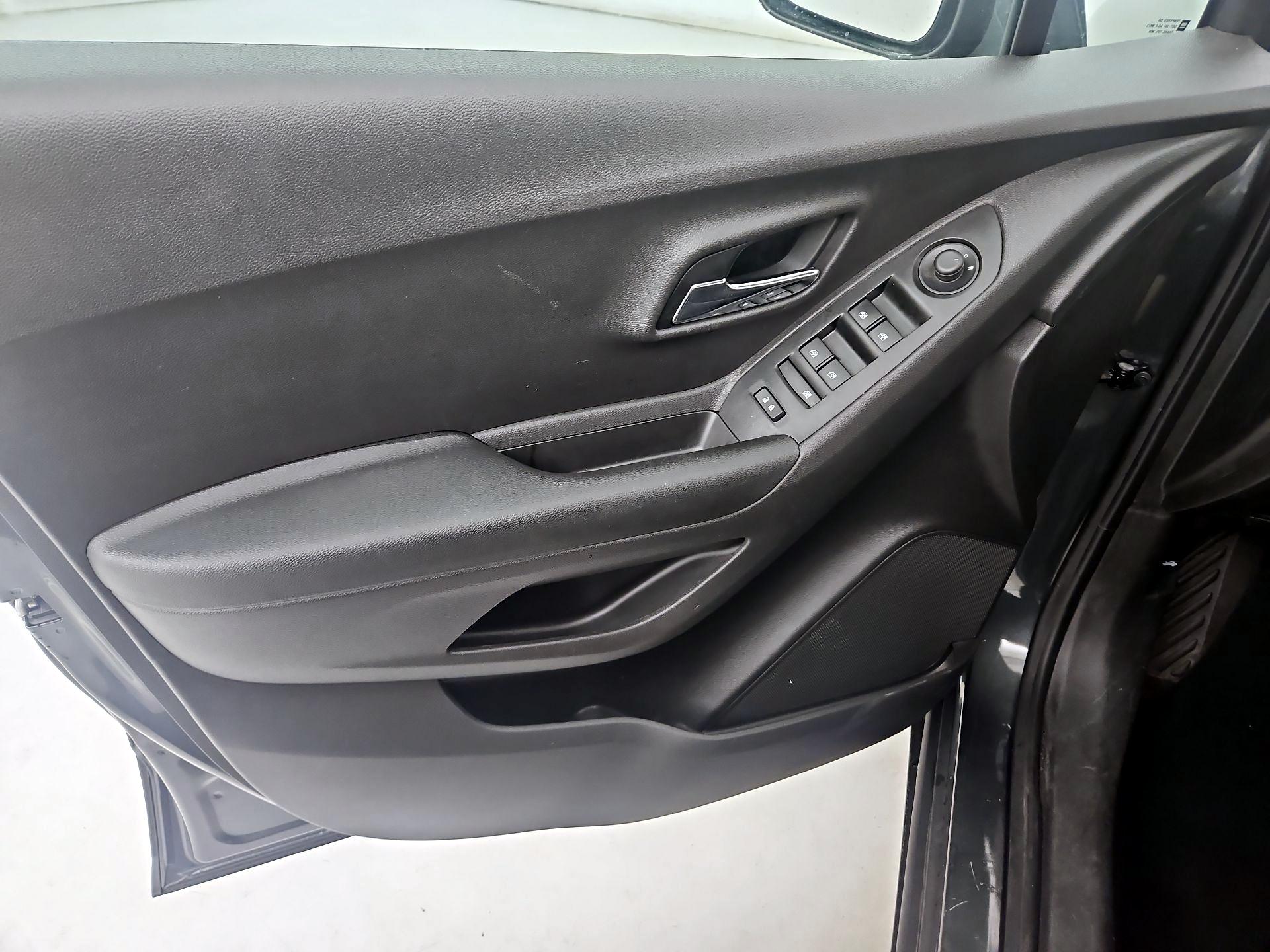 Thumbnail: 2020 Chevrolet Trax - 12