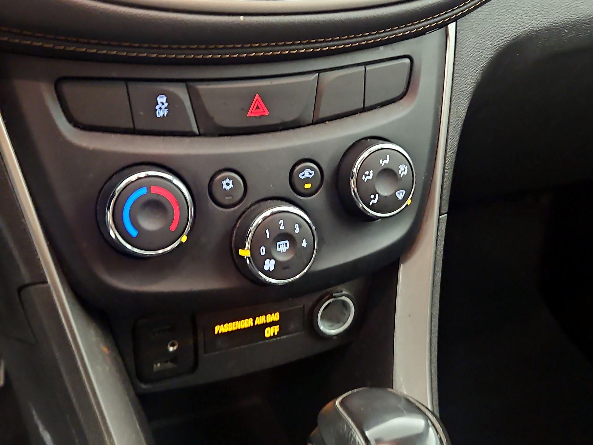 Thumbnail: 2020 Chevrolet Trax - 16