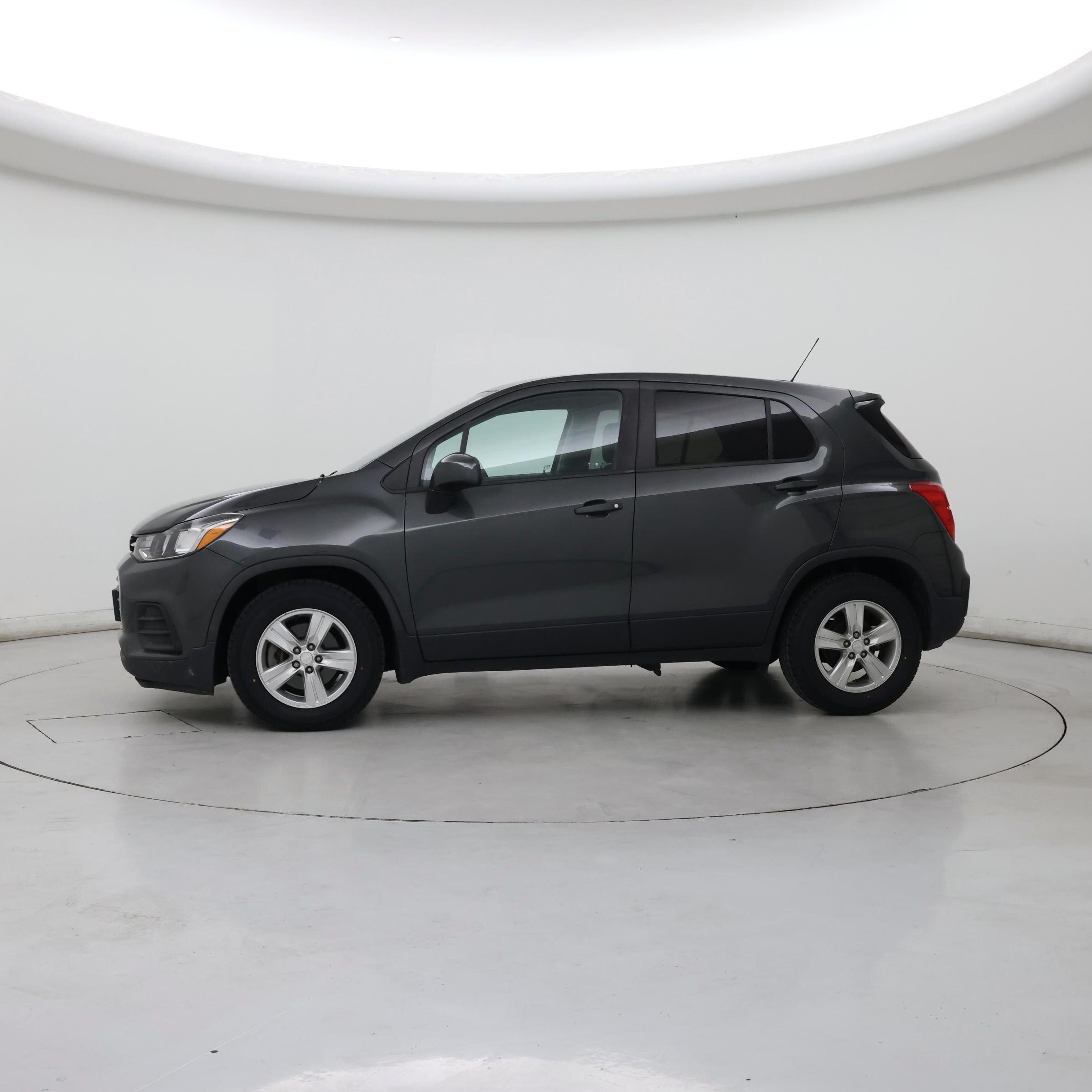 Thumbnail: 2020 Chevrolet Trax - 3