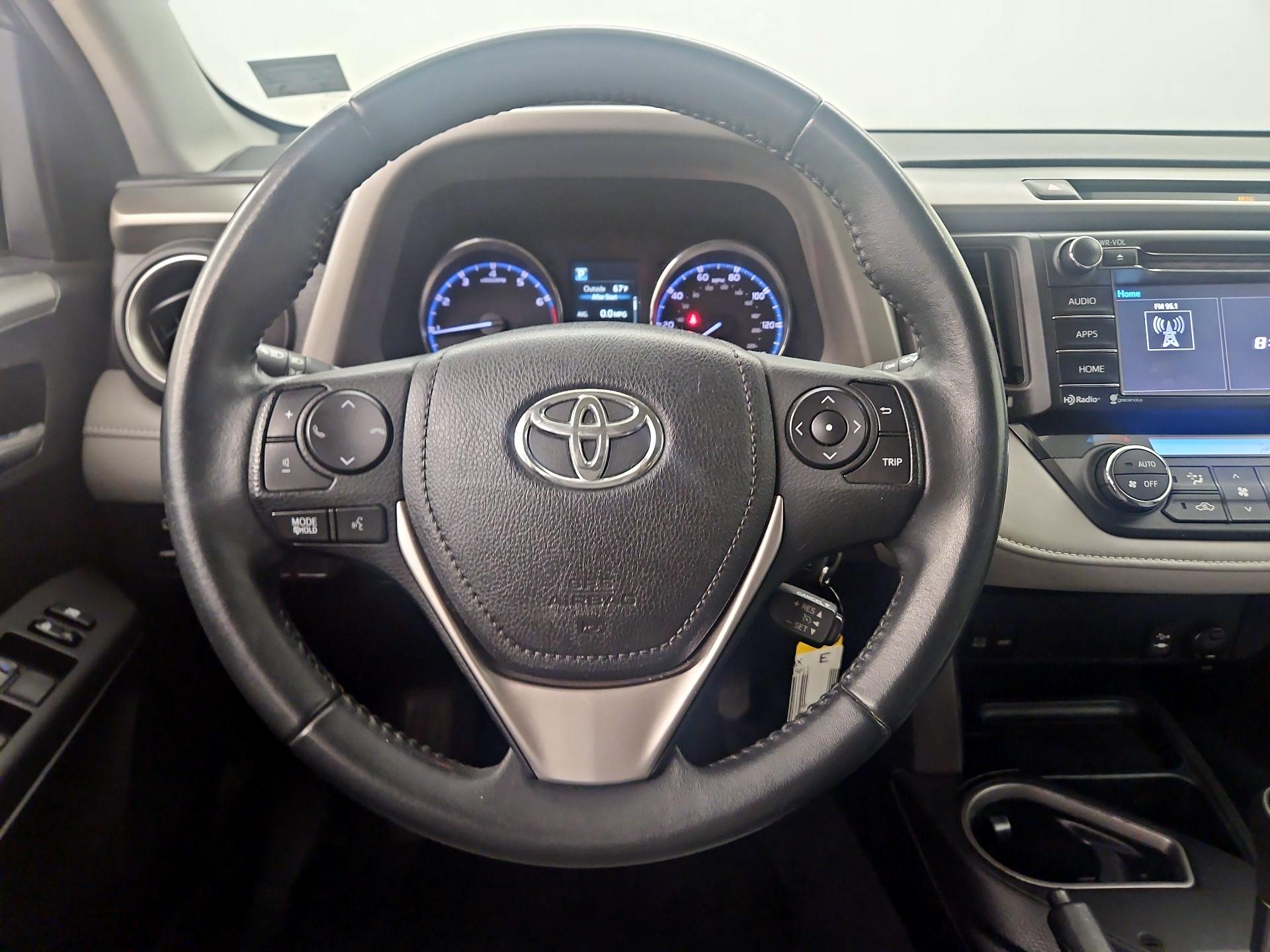 Thumbnail: 2016 Toyota RAV4 - 10