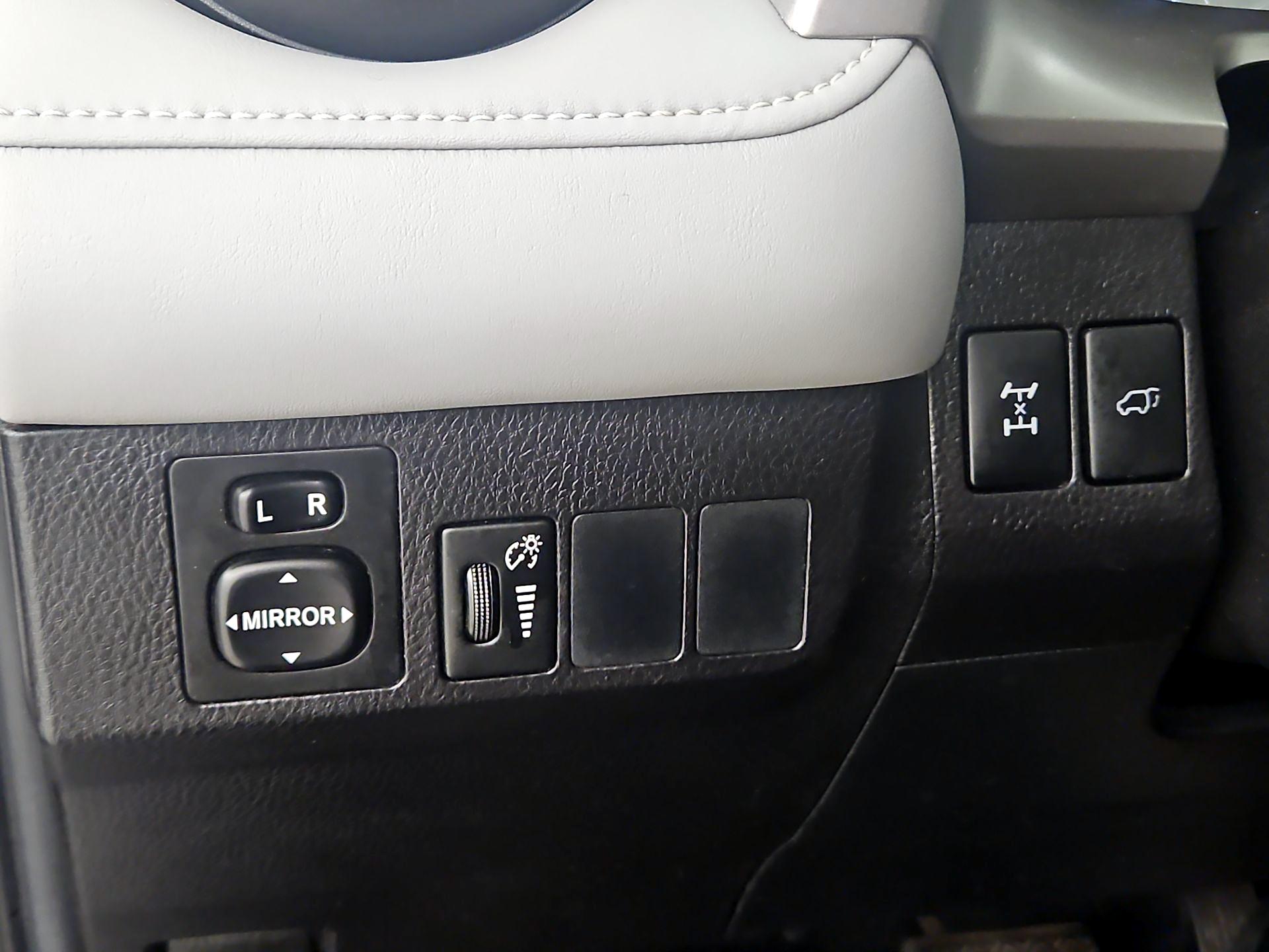 Thumbnail: 2016 Toyota RAV4 - 13