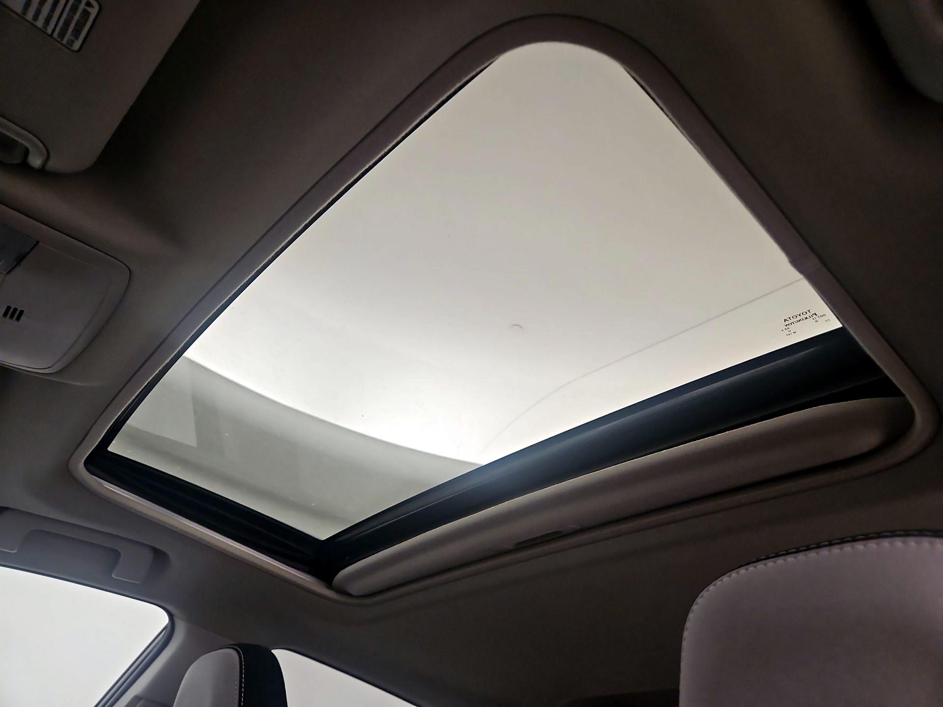 Thumbnail: 2016 Toyota RAV4 - 19
