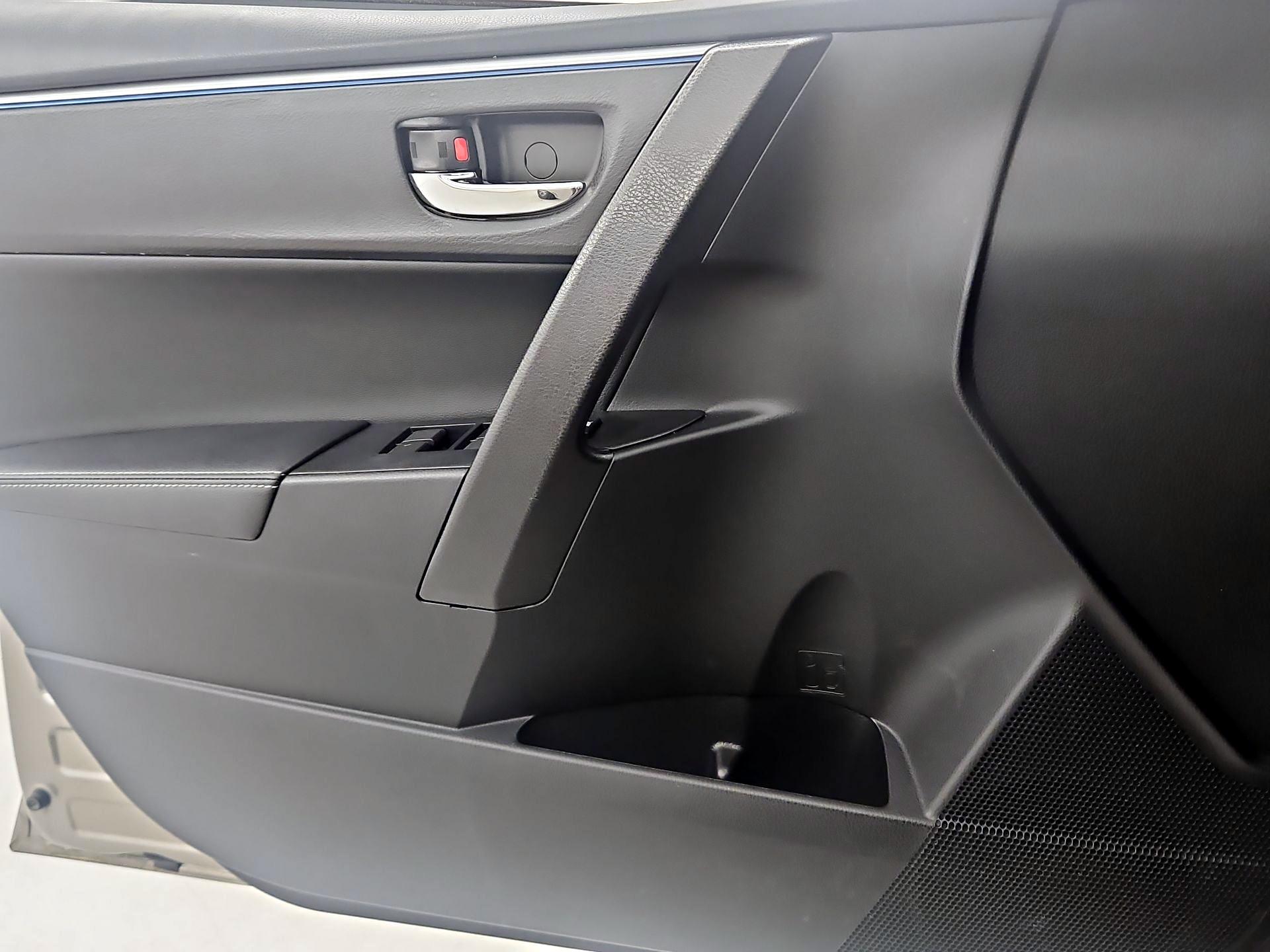 Thumbnail: 2016 Toyota Corolla - 12