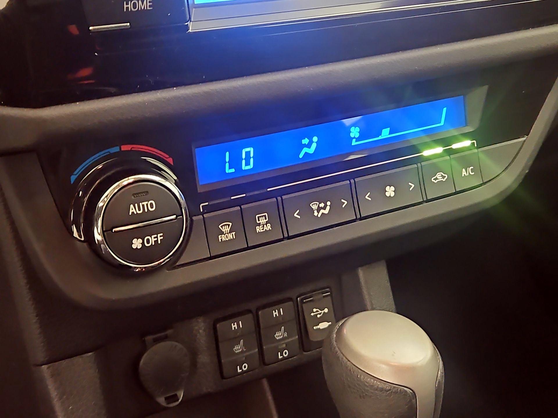 Thumbnail: 2016 Toyota Corolla - 17