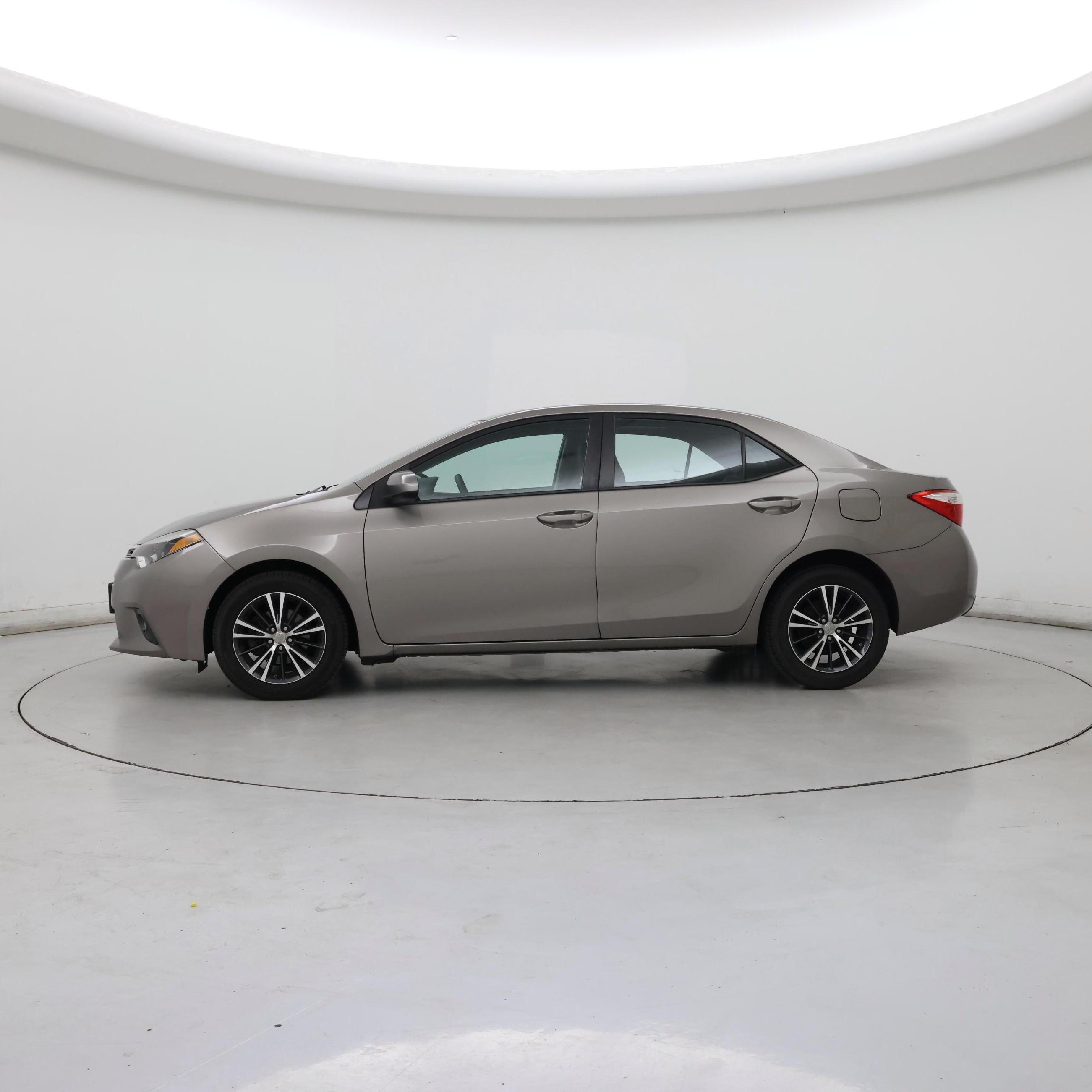 Thumbnail: 2016 Toyota Corolla - 3