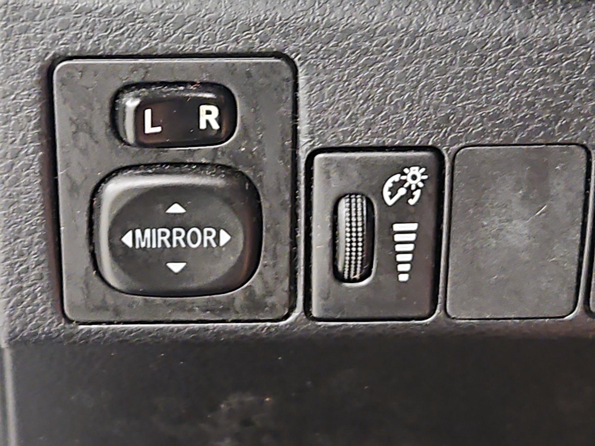Thumbnail: 2015 Toyota Corolla - 13