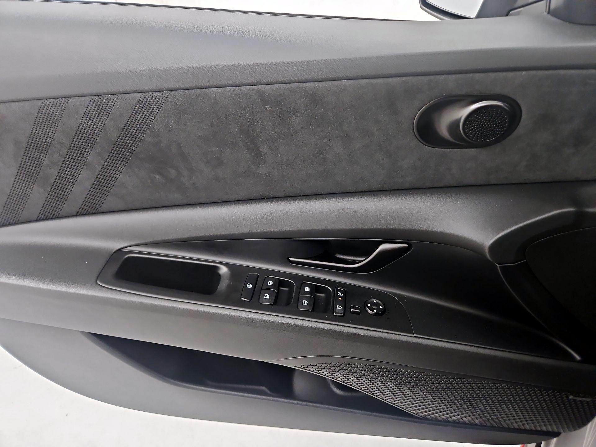 Thumbnail: 2025 Hyundai Elantra - 12