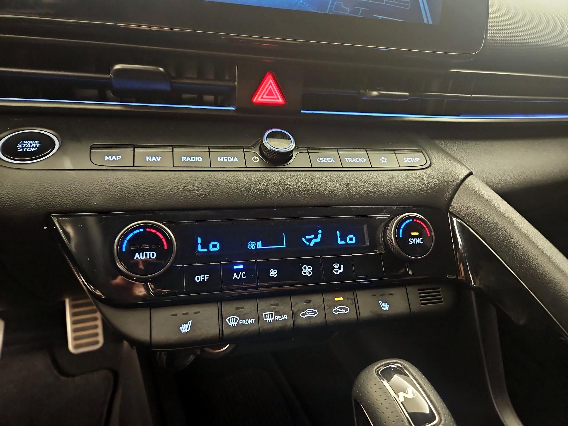 Thumbnail: 2025 Hyundai Elantra - 17