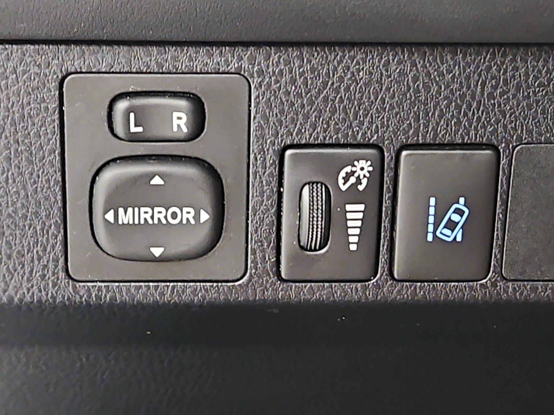 Thumbnail: 2017 Toyota RAV4 - 13