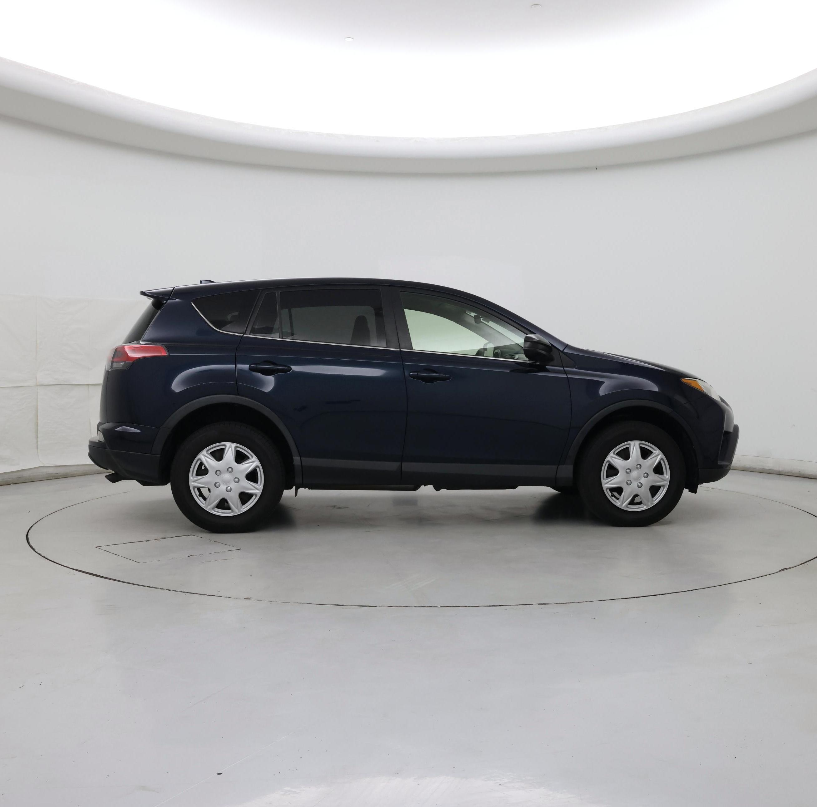 Thumbnail: 2017 Toyota RAV4 - 7