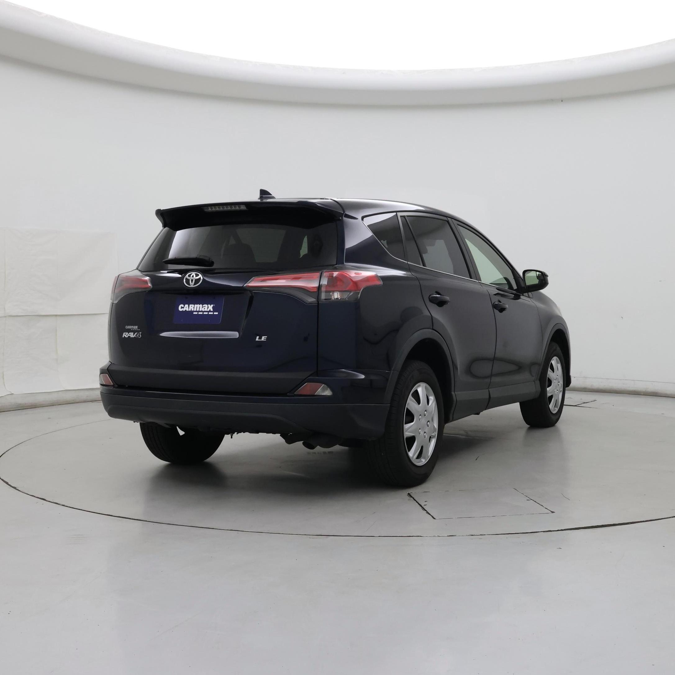 Thumbnail: 2017 Toyota RAV4 - 8