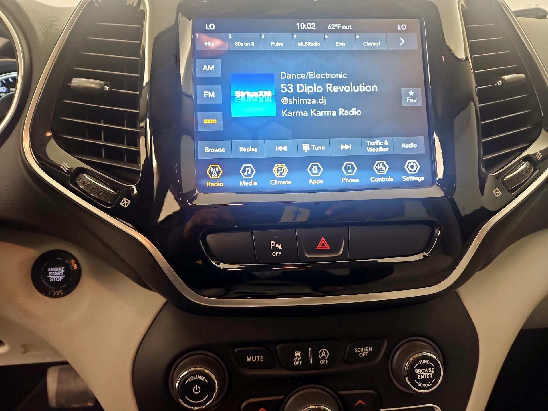 Thumbnail: 2020 Jeep Cherokee - 15