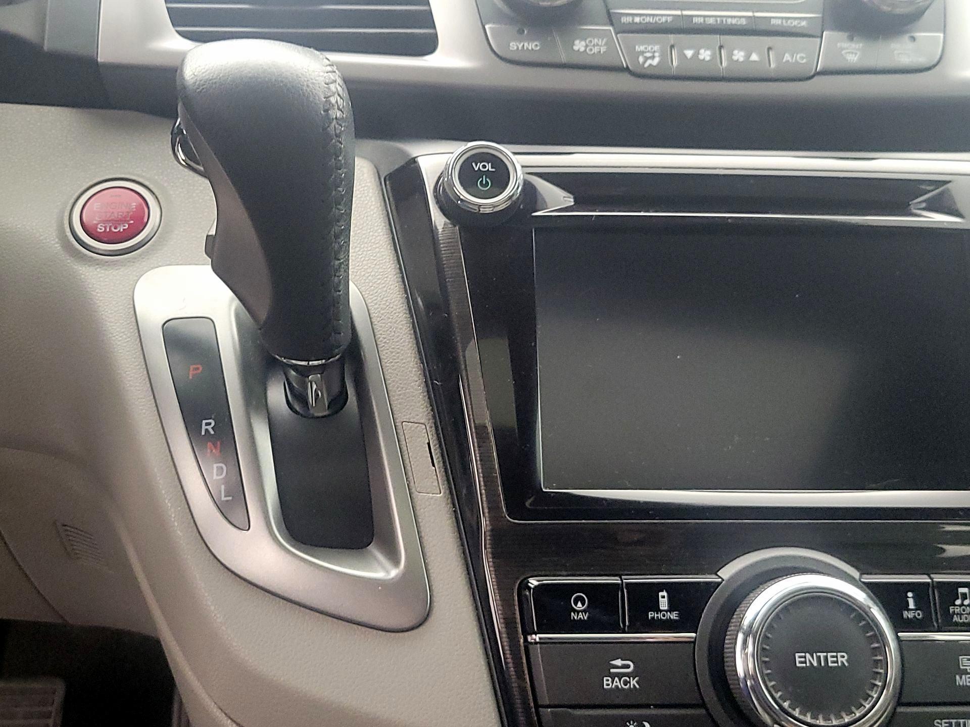 Thumbnail: 2015 Honda Odyssey - 18