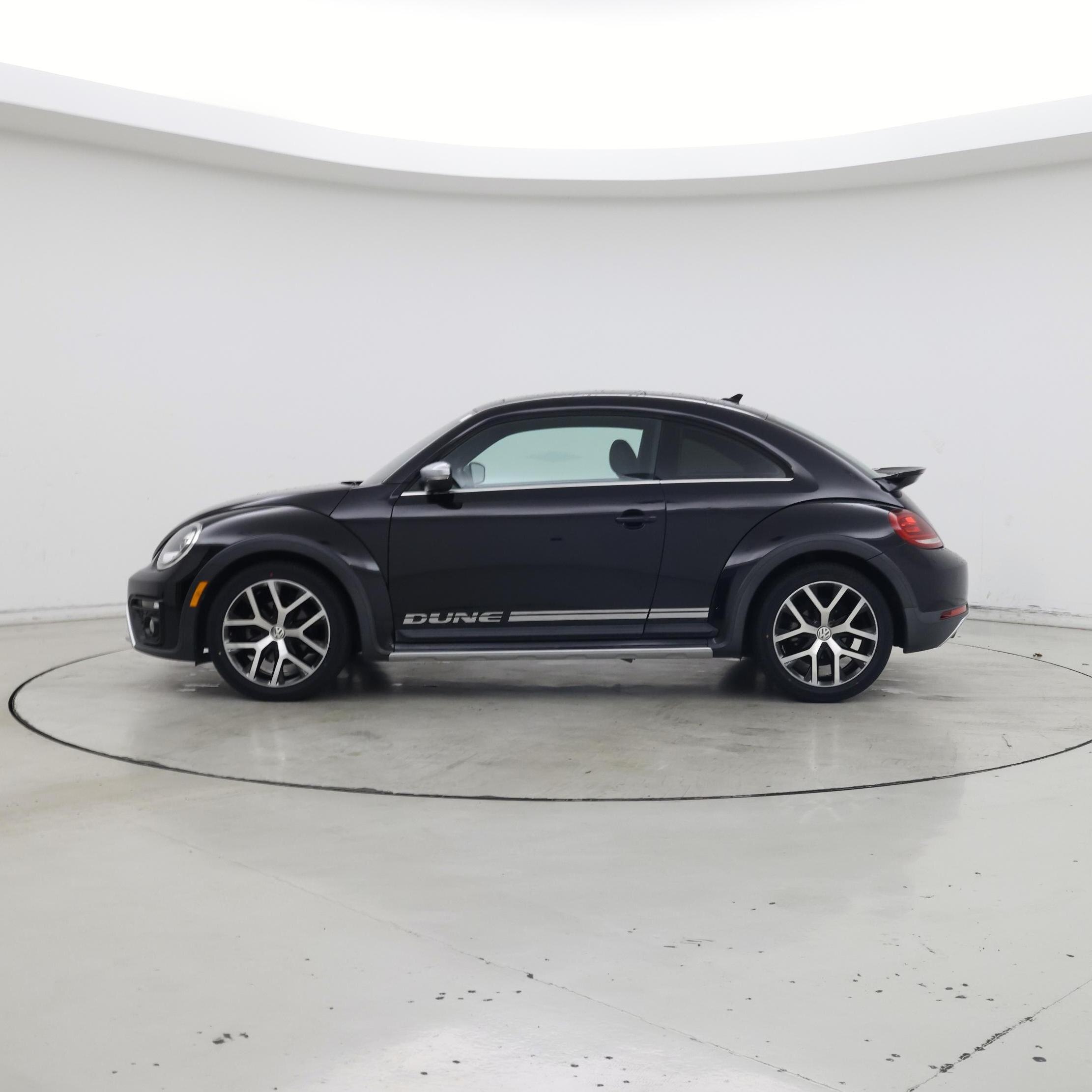 Thumbnail: 2018 Volkswagen Beetle - 3