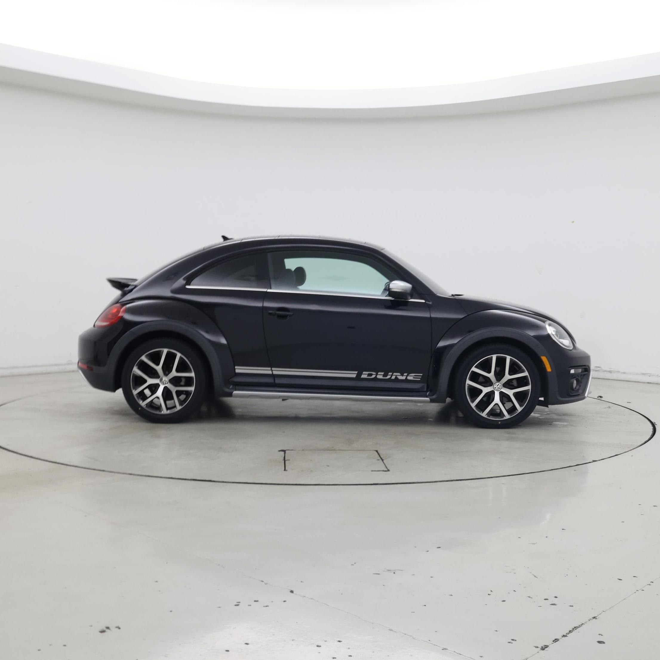 Thumbnail: 2018 Volkswagen Beetle - 7