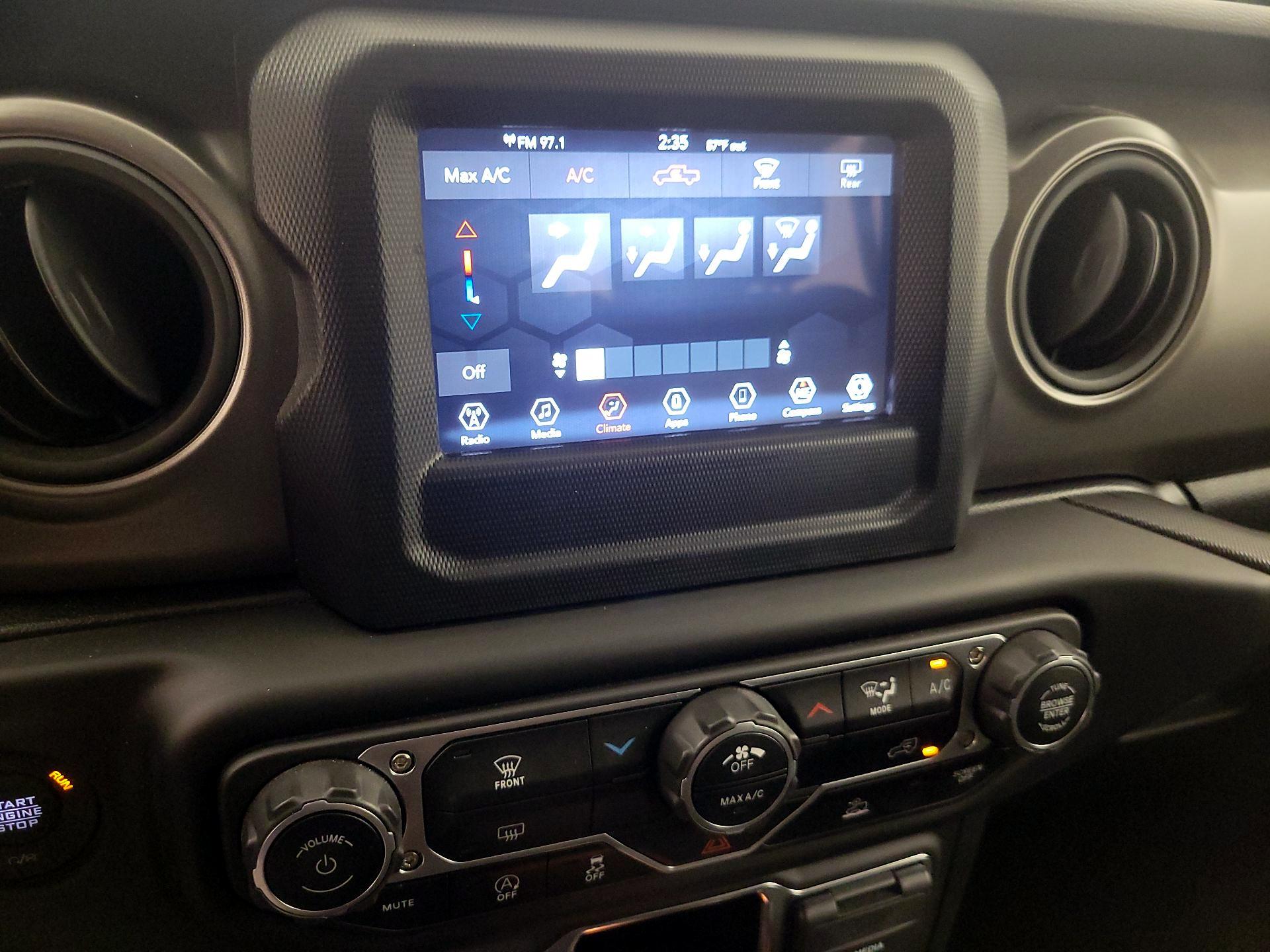 Thumbnail: 2023 Jeep Gladiator - 17