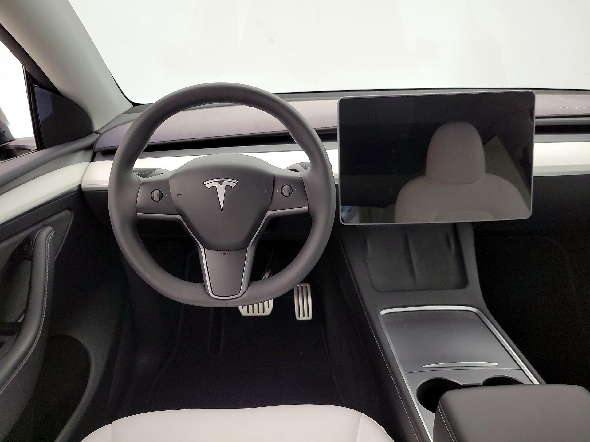Thumbnail: 2023 Tesla Model Y - 10