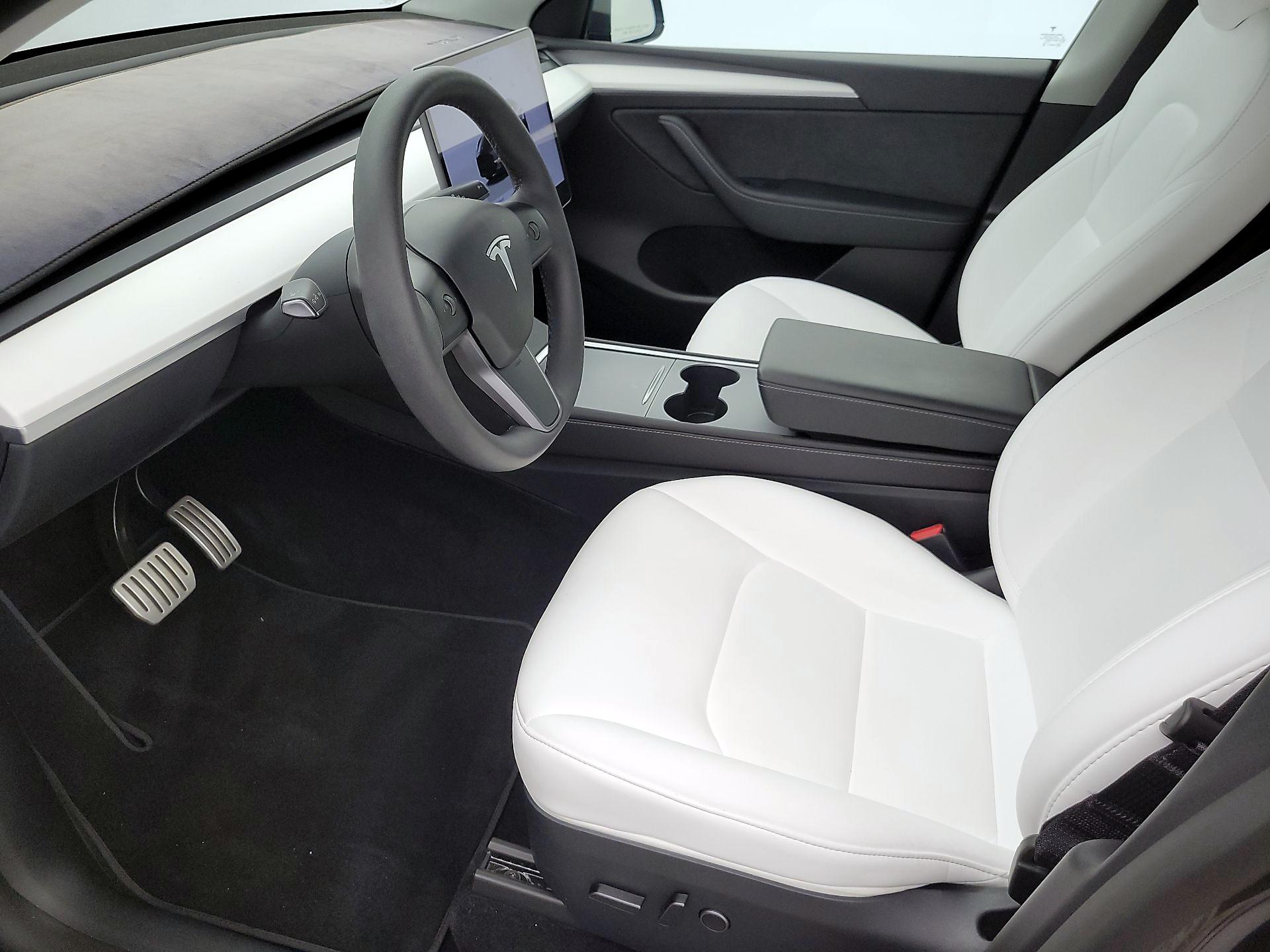 Thumbnail: 2023 Tesla Model Y - 11