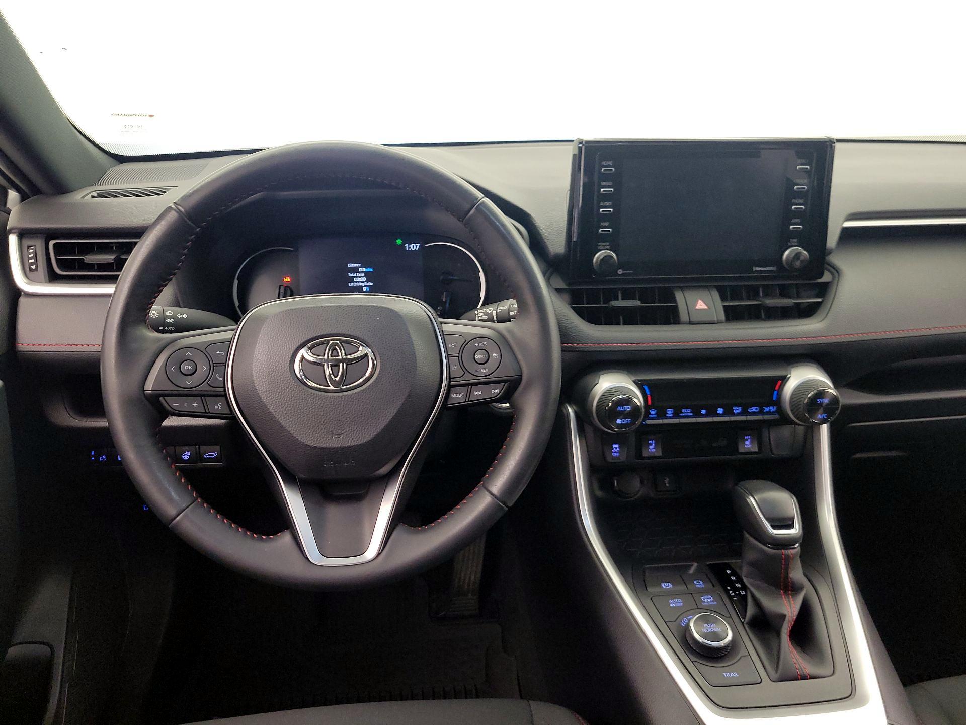 Thumbnail: 2021 Toyota RAV4 - 10