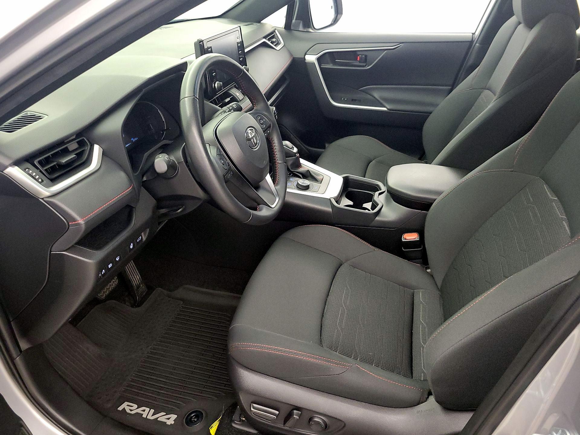 Thumbnail: 2021 Toyota RAV4 - 11