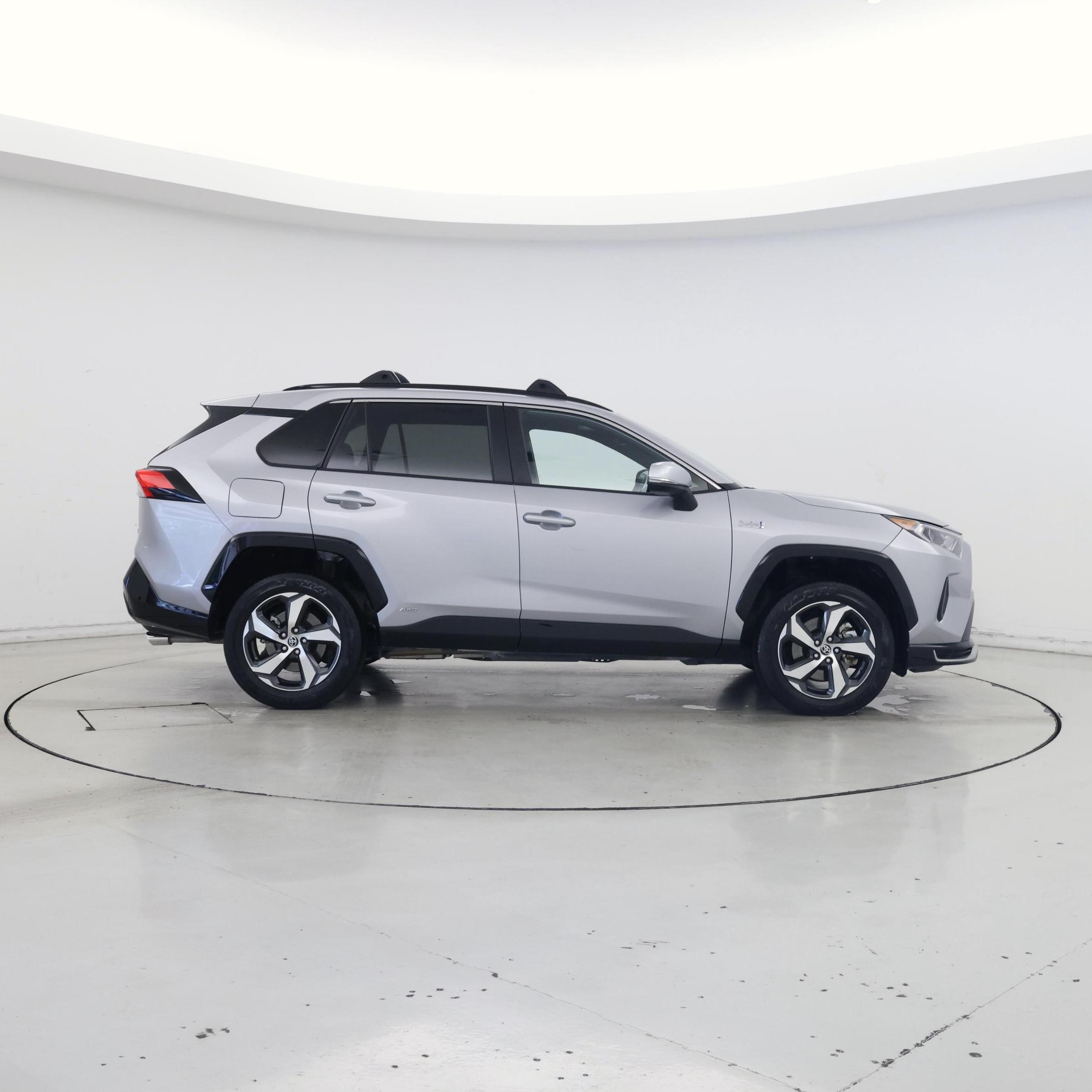 Thumbnail: 2021 Toyota RAV4 - 7