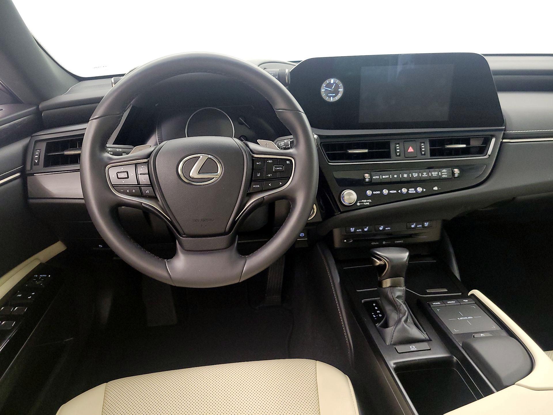 Thumbnail: 2022 Lexus ES - 10