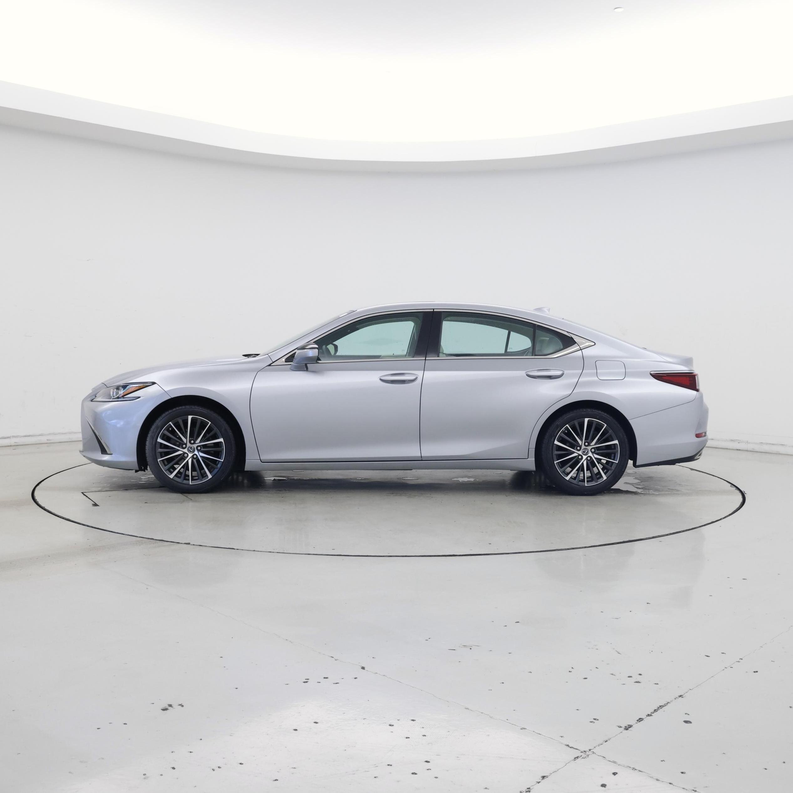 Thumbnail: 2022 Lexus ES - 3