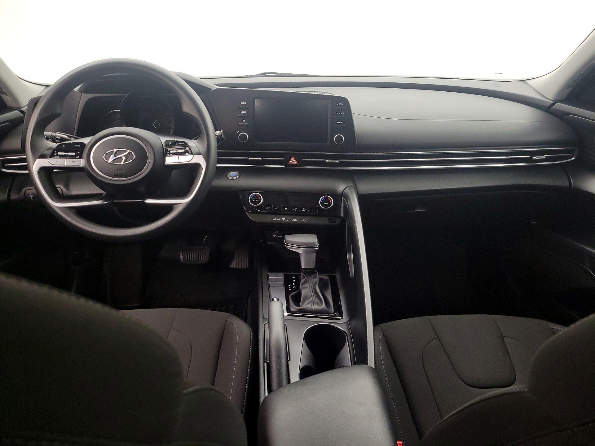 Thumbnail: 2022 Hyundai Elantra - 9
