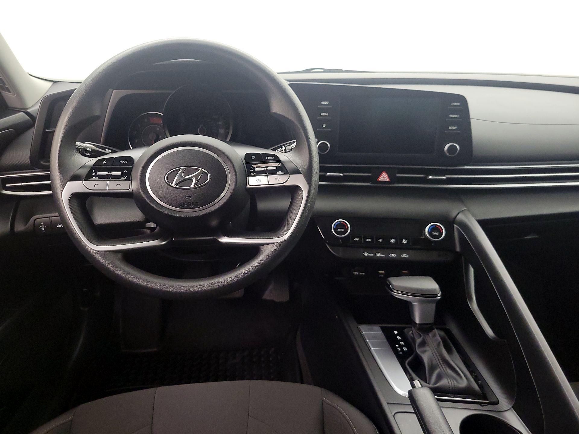 Thumbnail: 2022 Hyundai Elantra - 10
