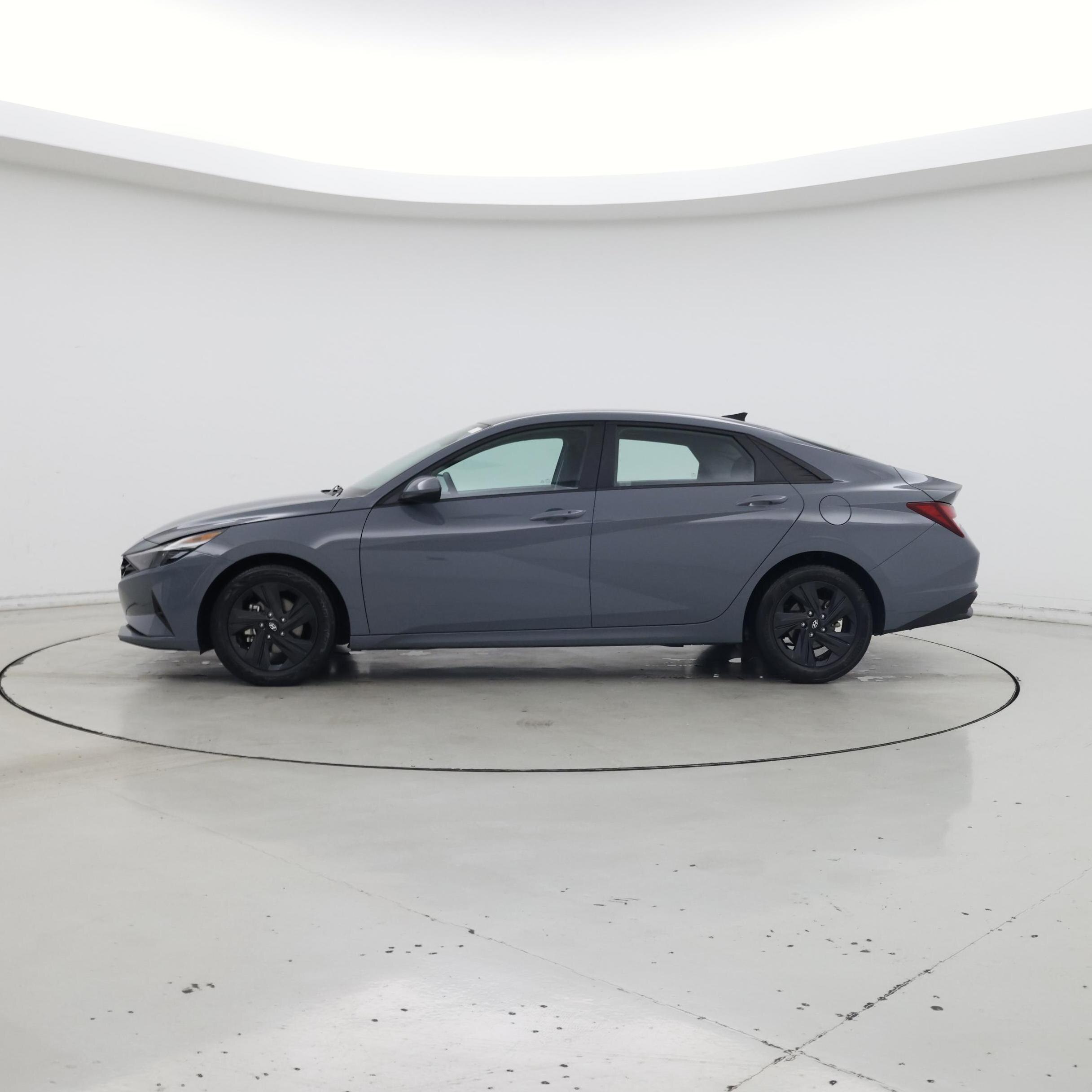 Thumbnail: 2022 Hyundai Elantra - 3