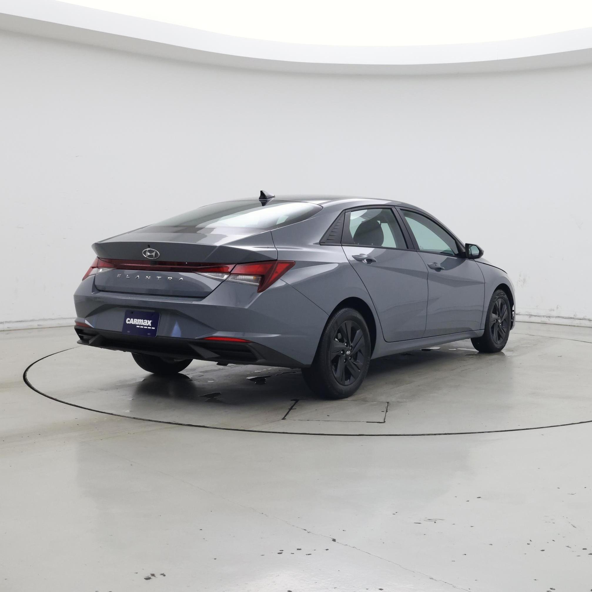 Thumbnail: 2022 Hyundai Elantra - 8