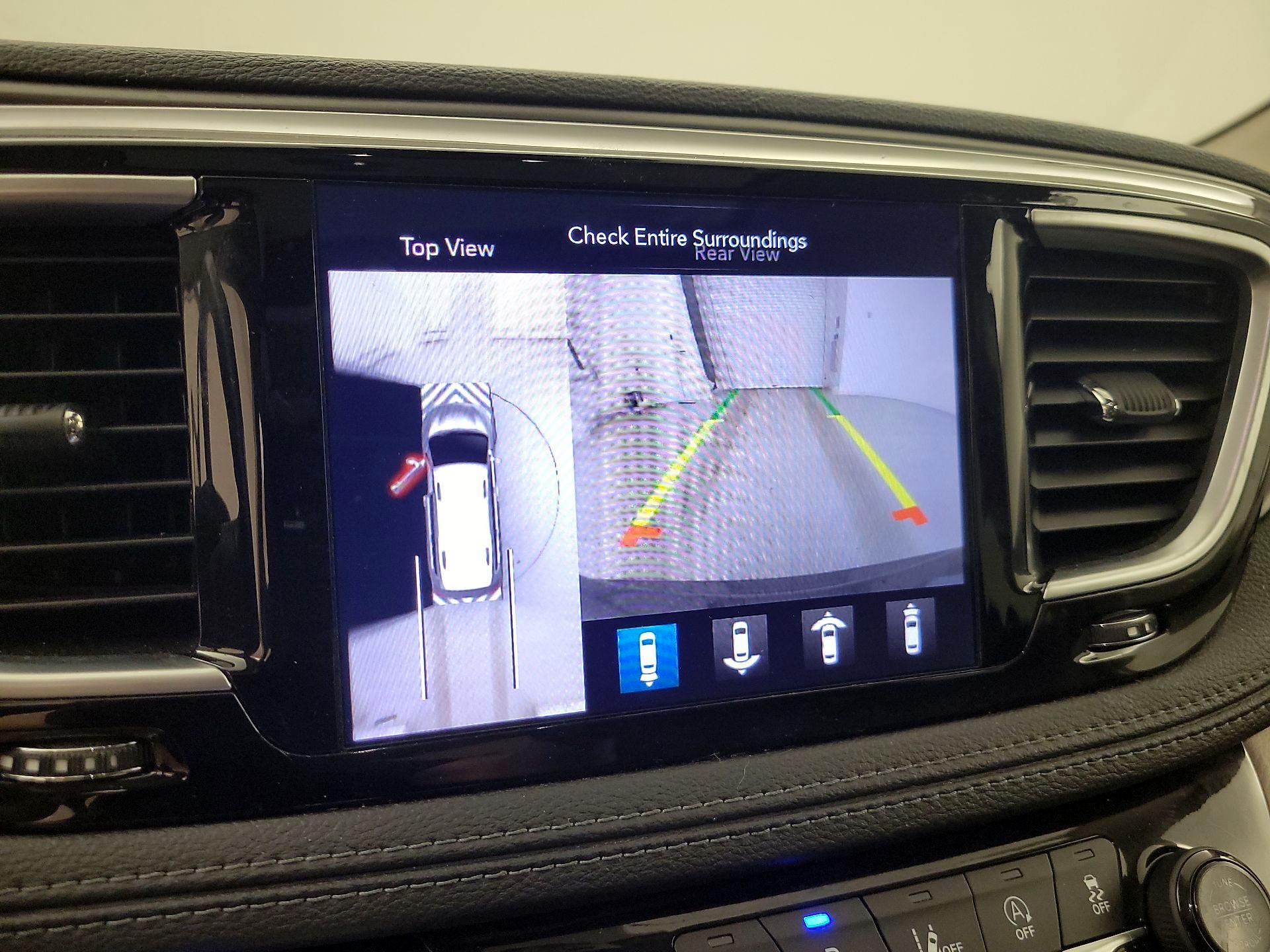 Thumbnail: 2019 Chrysler Pacifica - 15