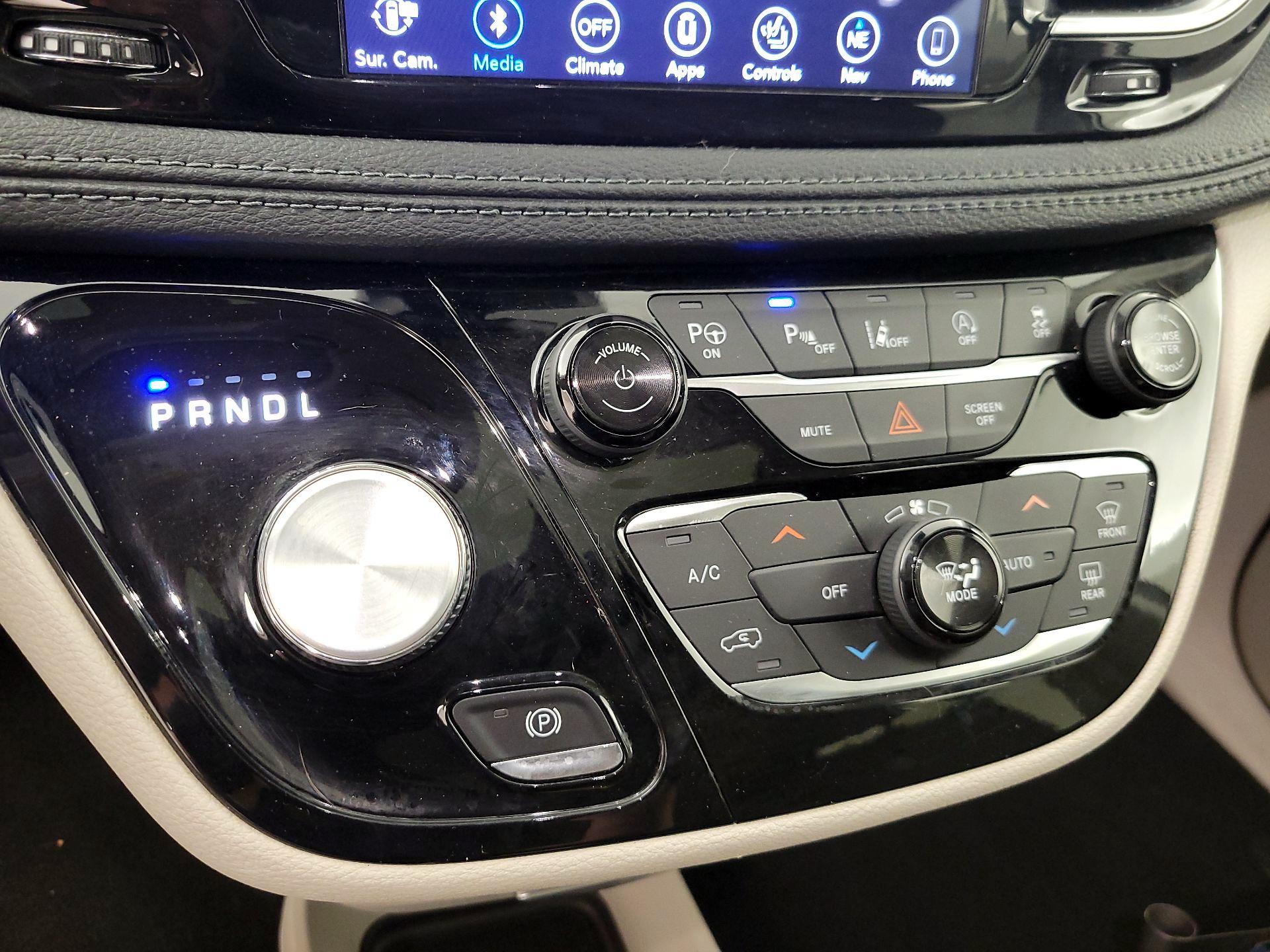 Thumbnail: 2019 Chrysler Pacifica - 18